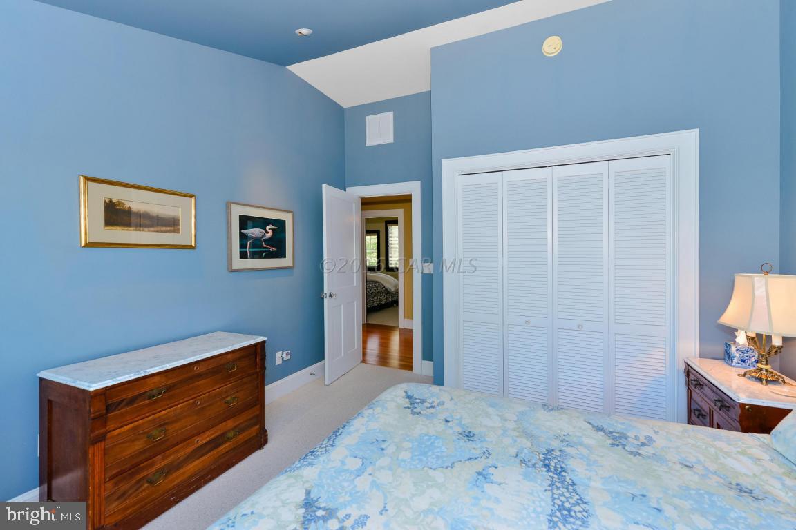 INDIAN CREEK - Residential