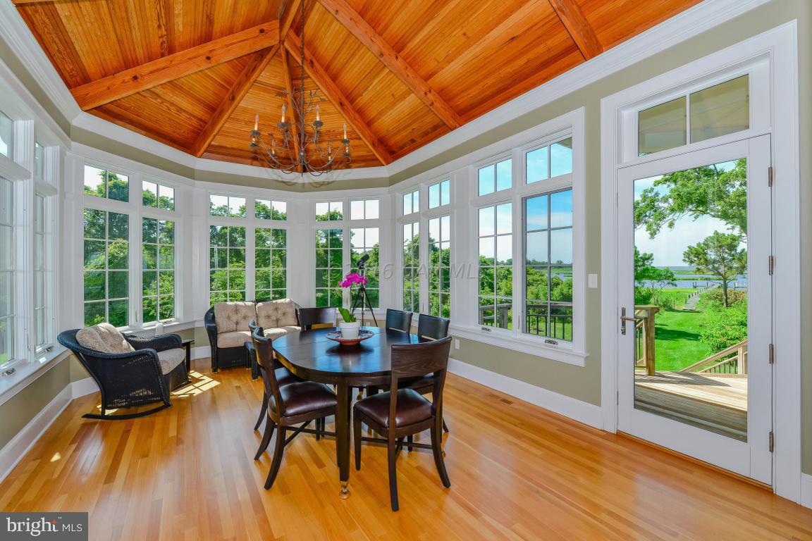 INDIAN CREEK - Residential