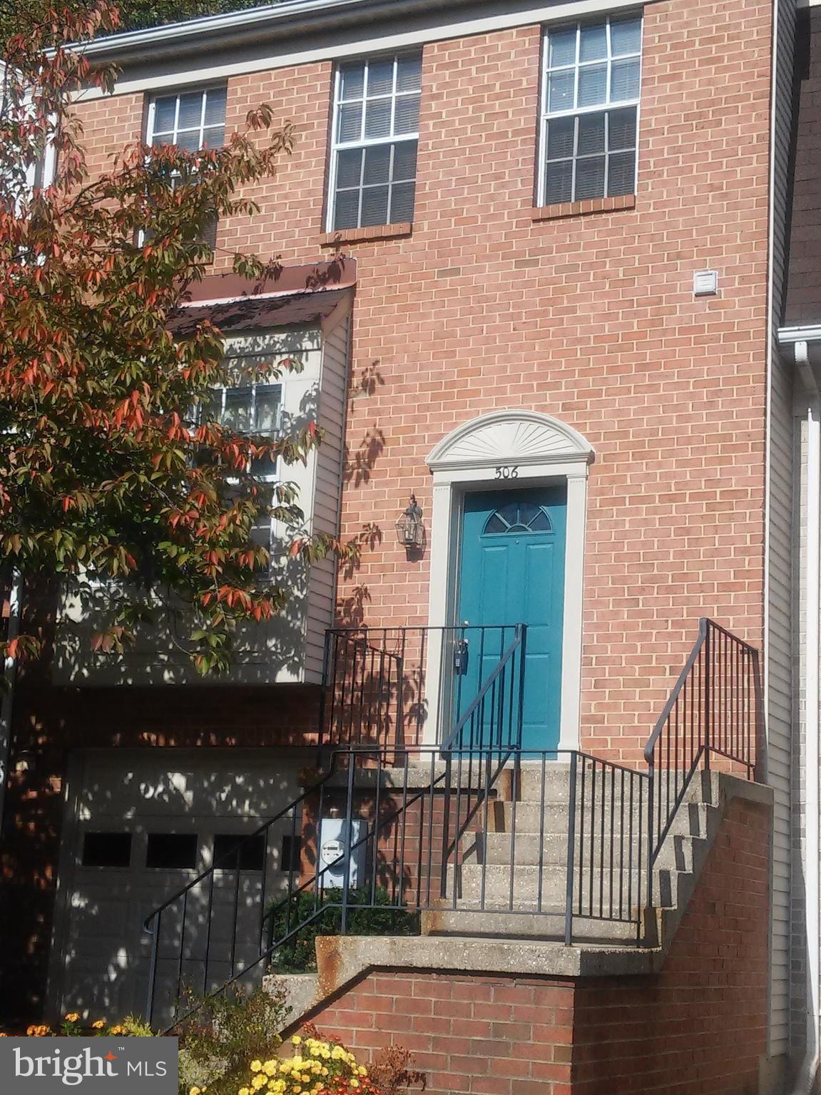 Nice townhouse for rent in a great location. Wood floor all main levels + mast BR.  The deck is back to trees.  Granite kitchen countertops and maple cabinets.   Renovated all Bath Rm.  Extra heating in basement.   Patio and fenced backyard.  Fios internet, pools, and tennis courts in the community.  Close to Rio center, Crow city, Kentland, bus stop, buses 54,67, and 76. Mini to I-270,370. Call the listing agent and show.