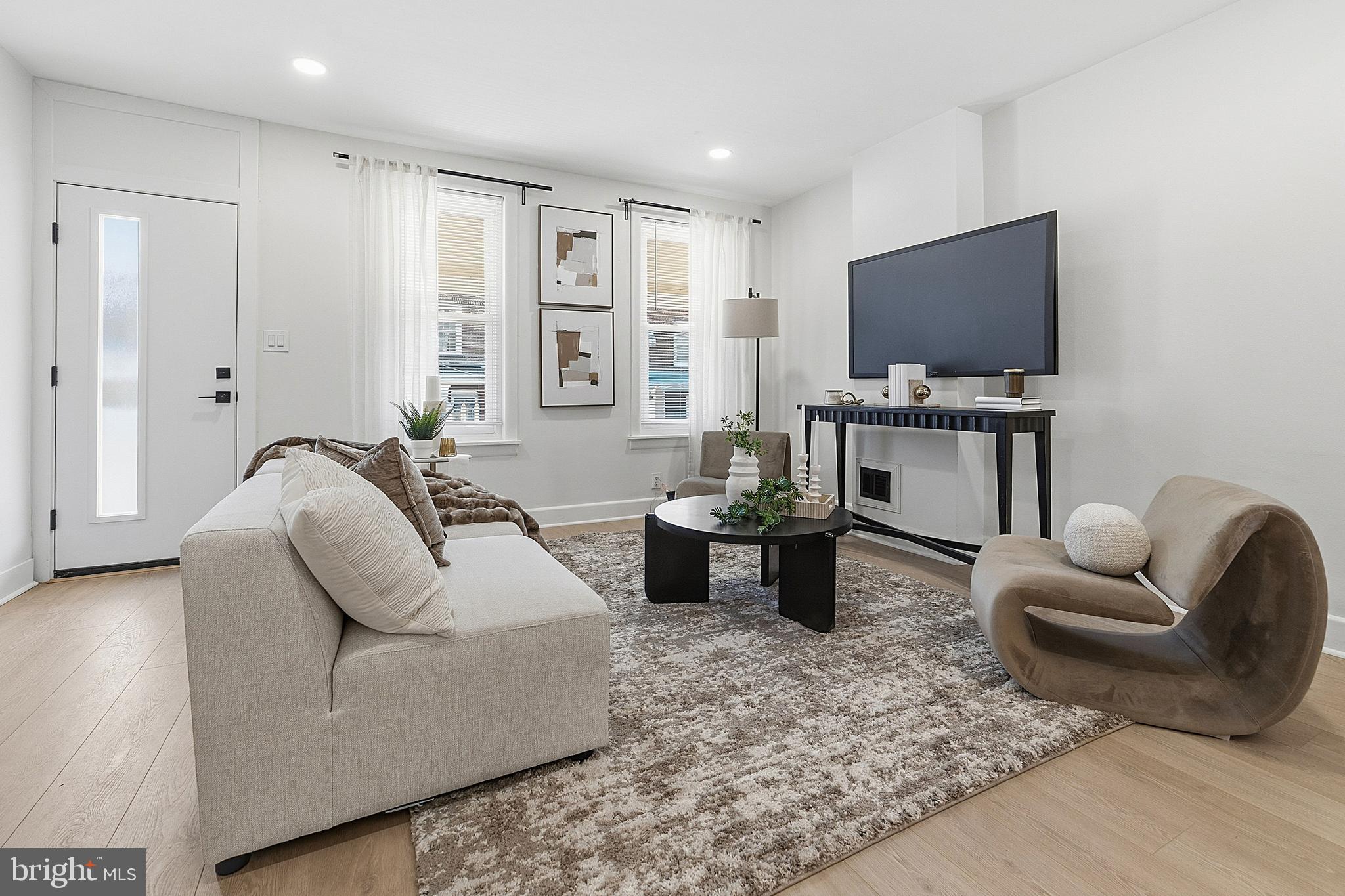 EAST FALLS - Residential