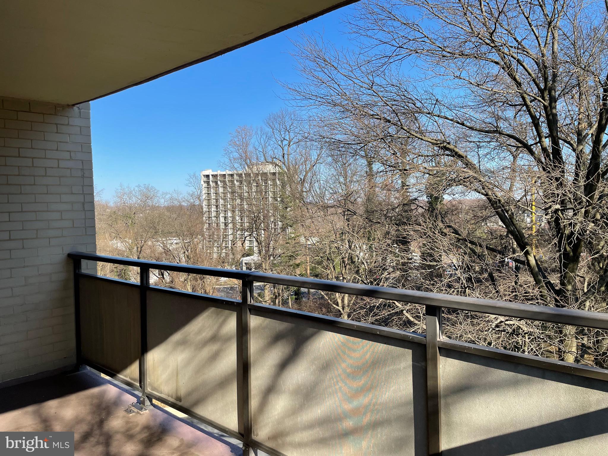 PROMENADE TOWERS - Residential