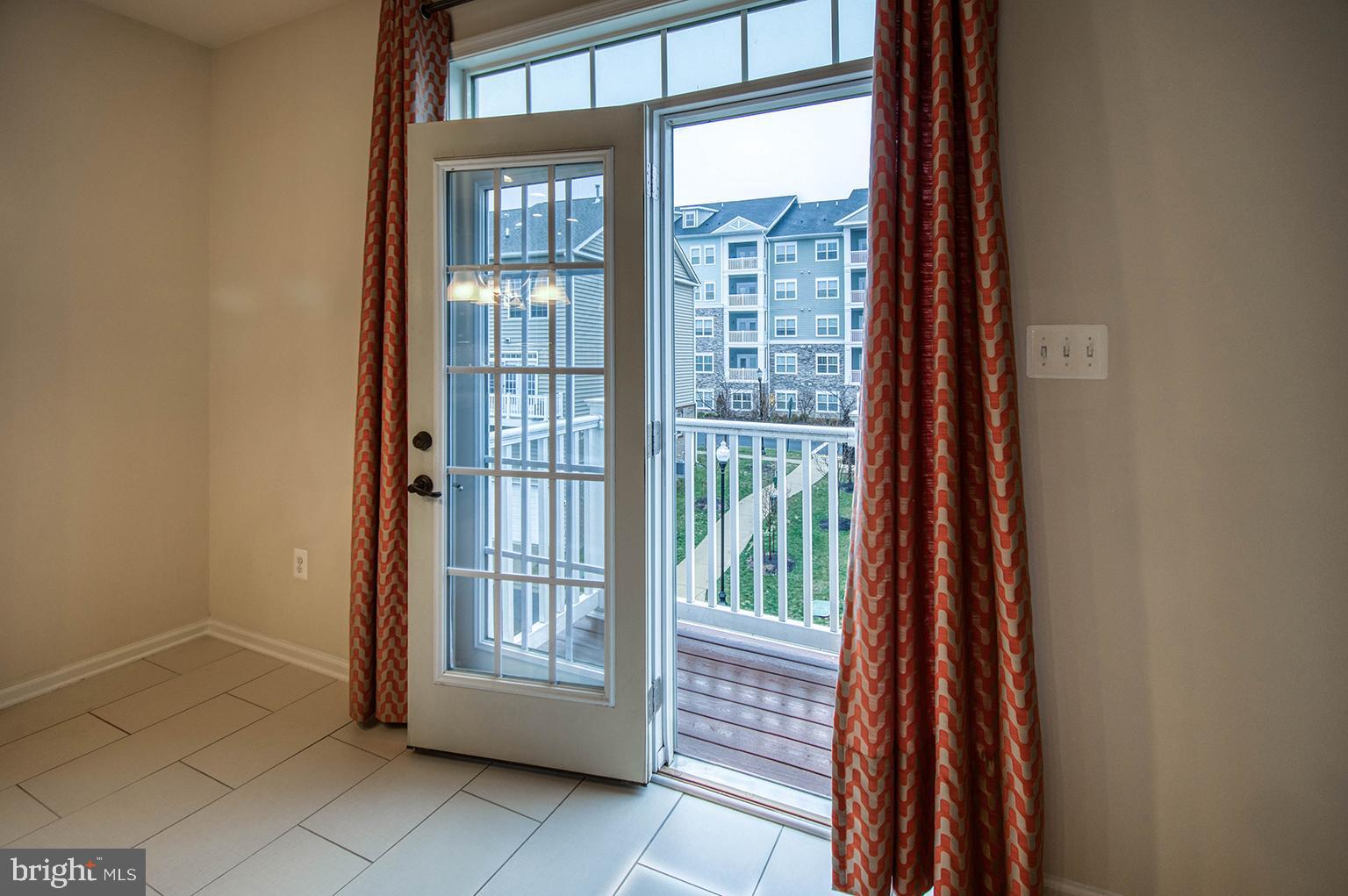 MARKET SQUARE - Residential Lease