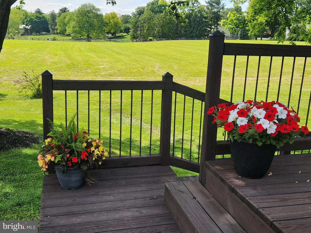 LYNWICK VILLAGE - Residential