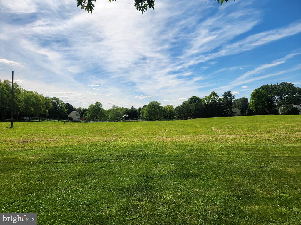 LYNWICK VILLAGE - Residential