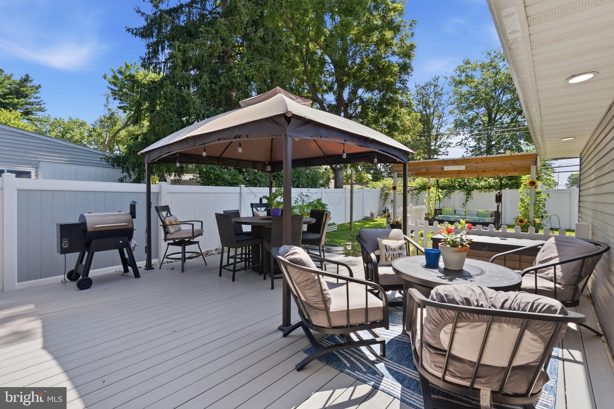 OAKTREE HOLLOW - Residential