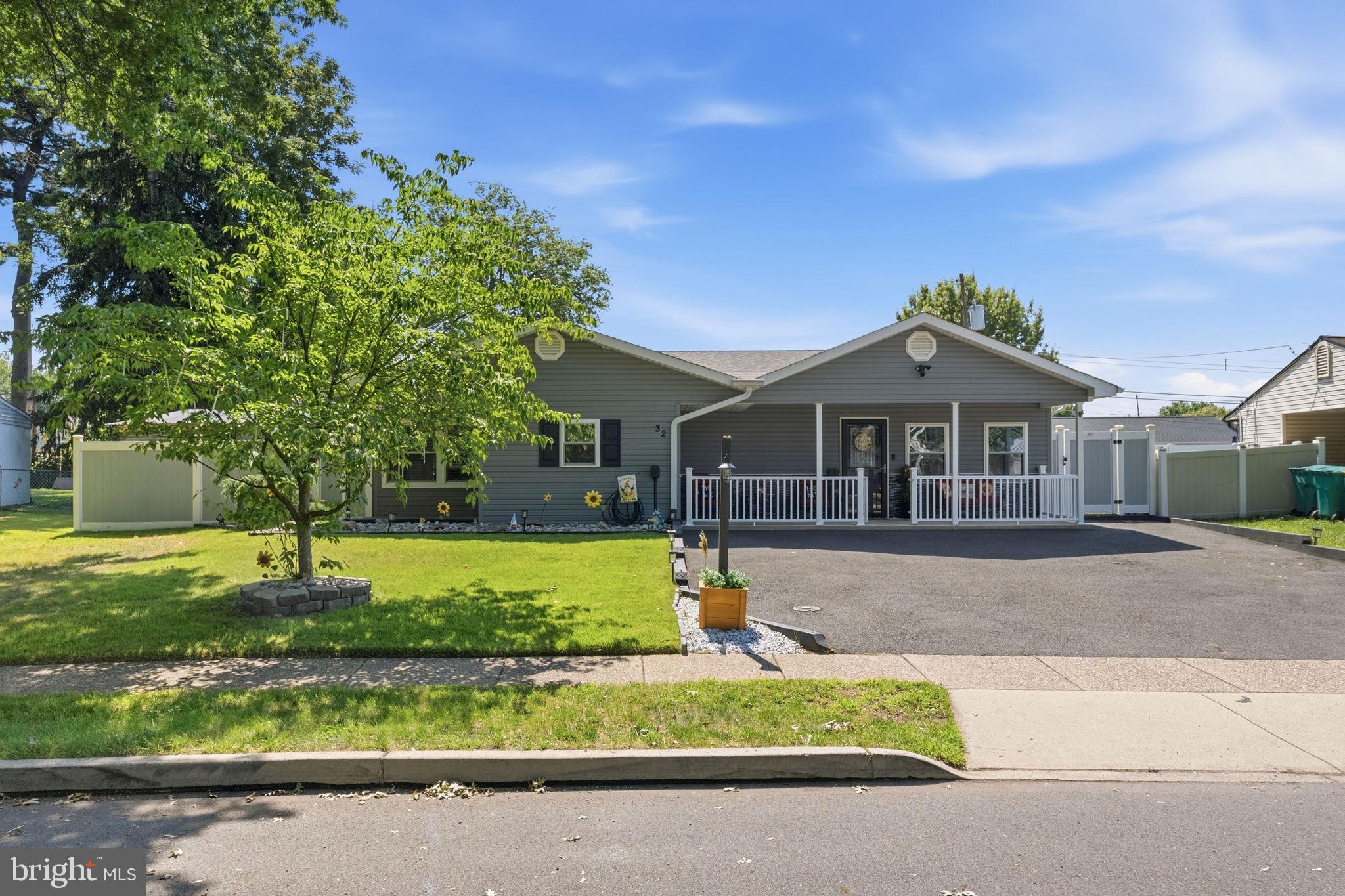 OAKTREE HOLLOW - Residential