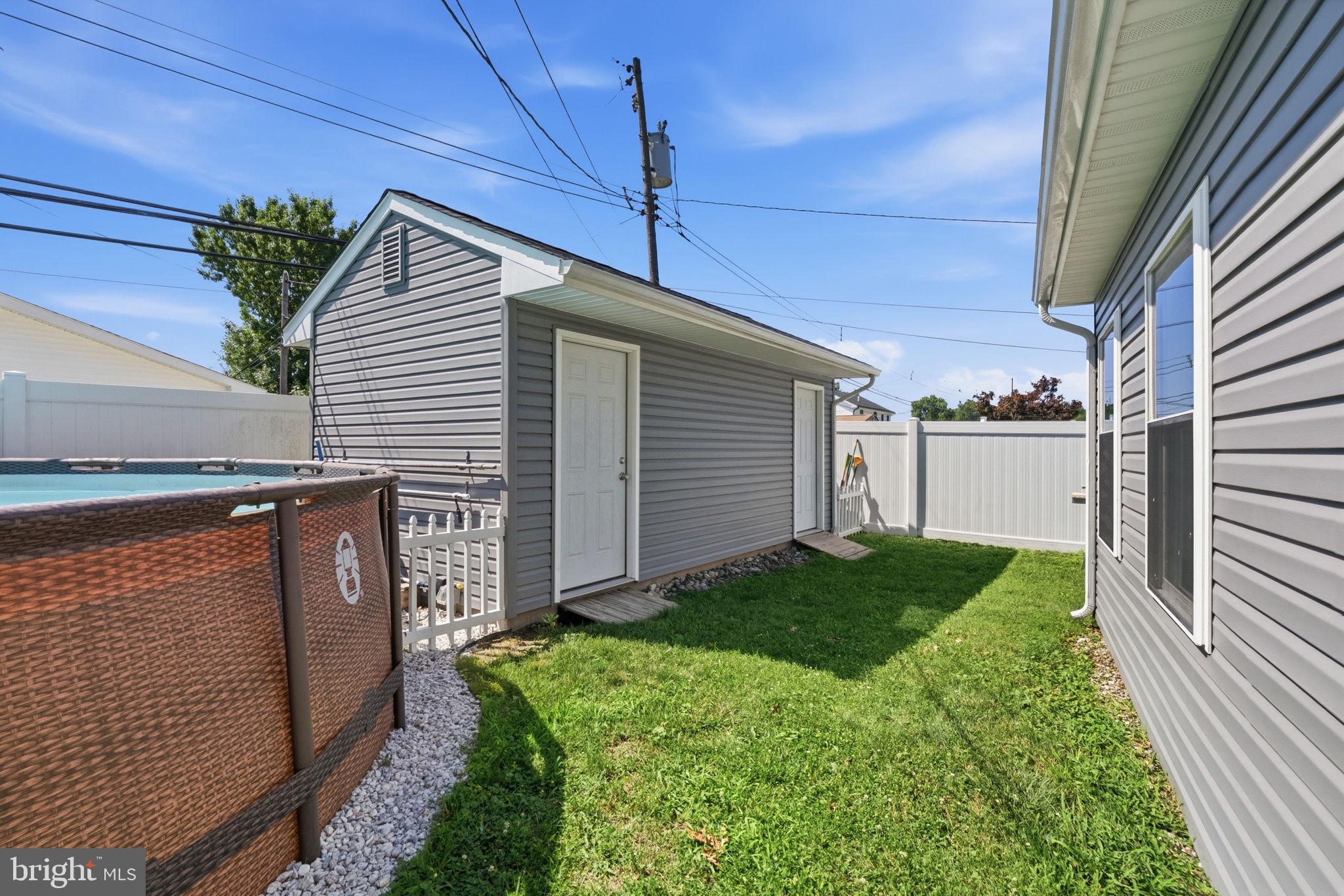 OAKTREE HOLLOW - Residential