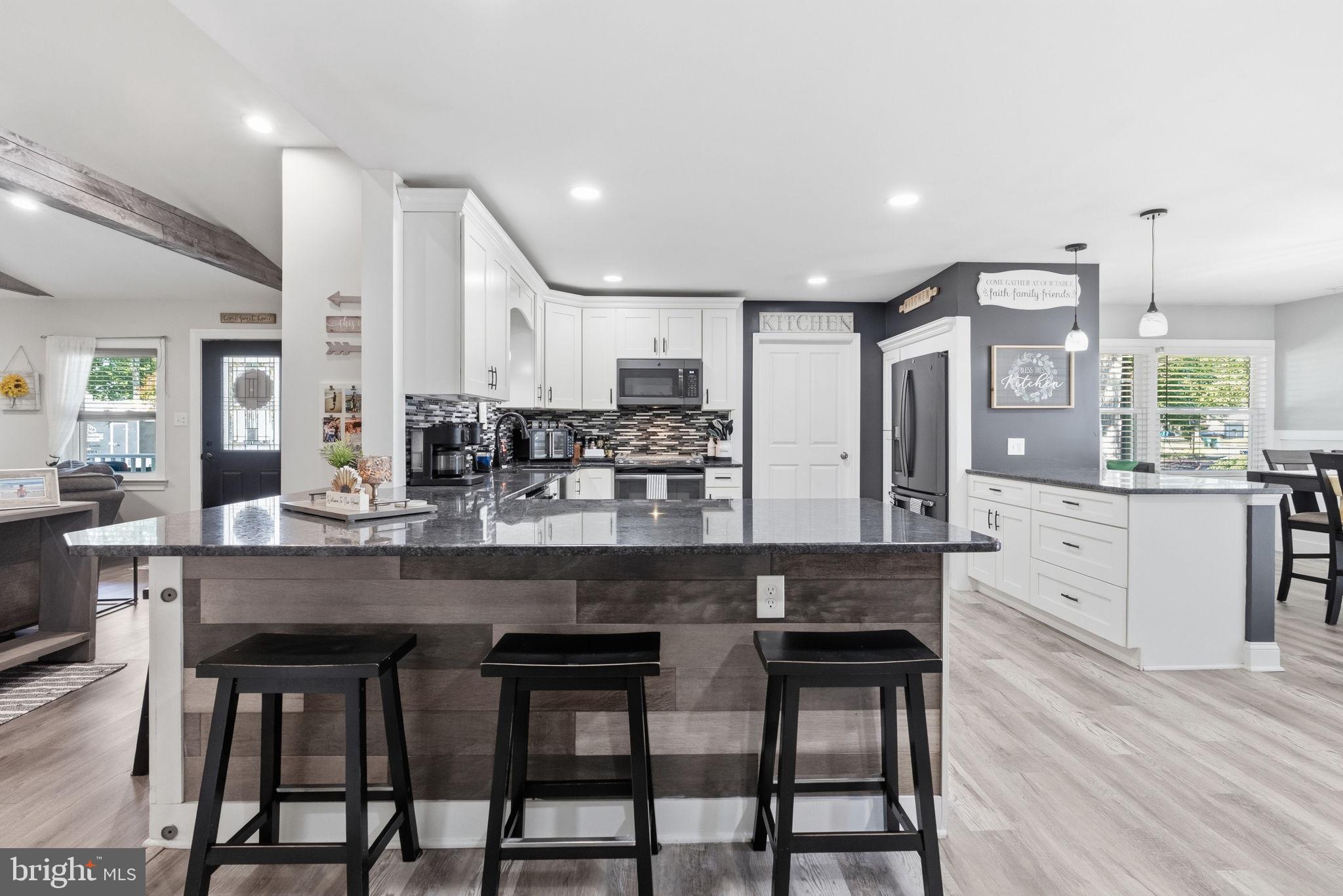 OAKTREE HOLLOW - Residential