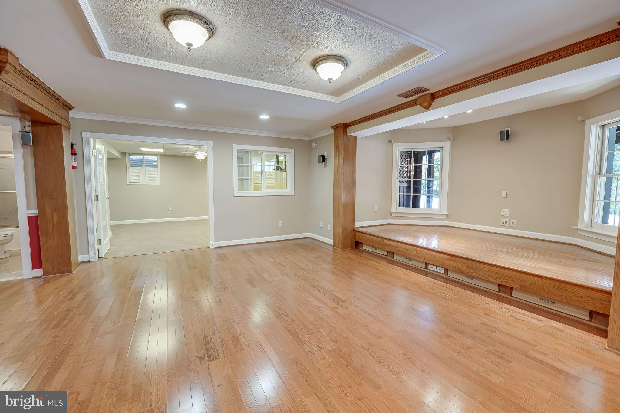 CREST RIDGE ESTATES - Residential