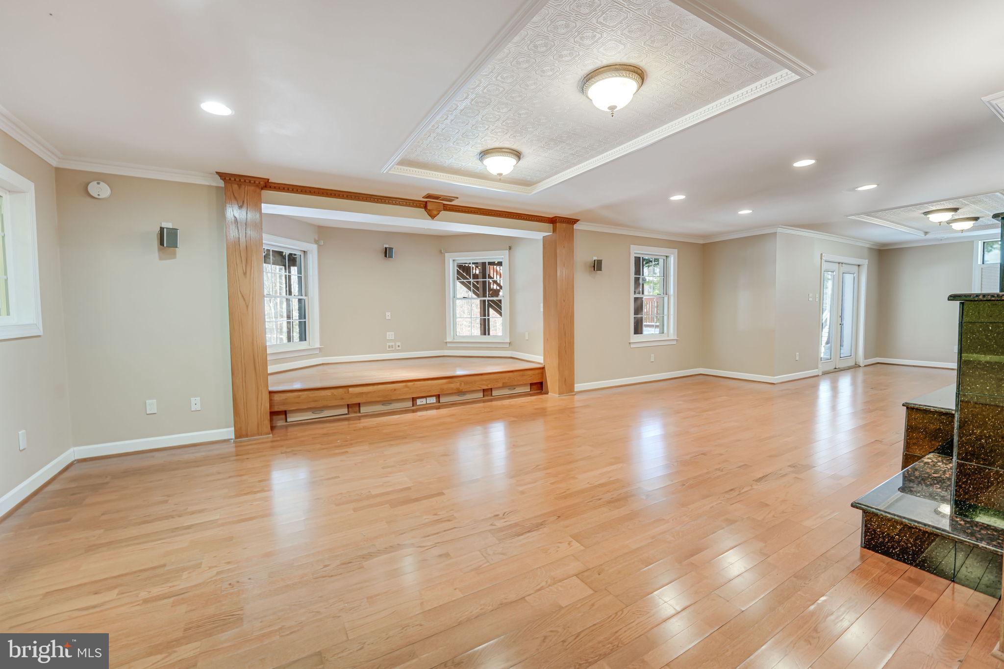 CREST RIDGE ESTATES - Residential