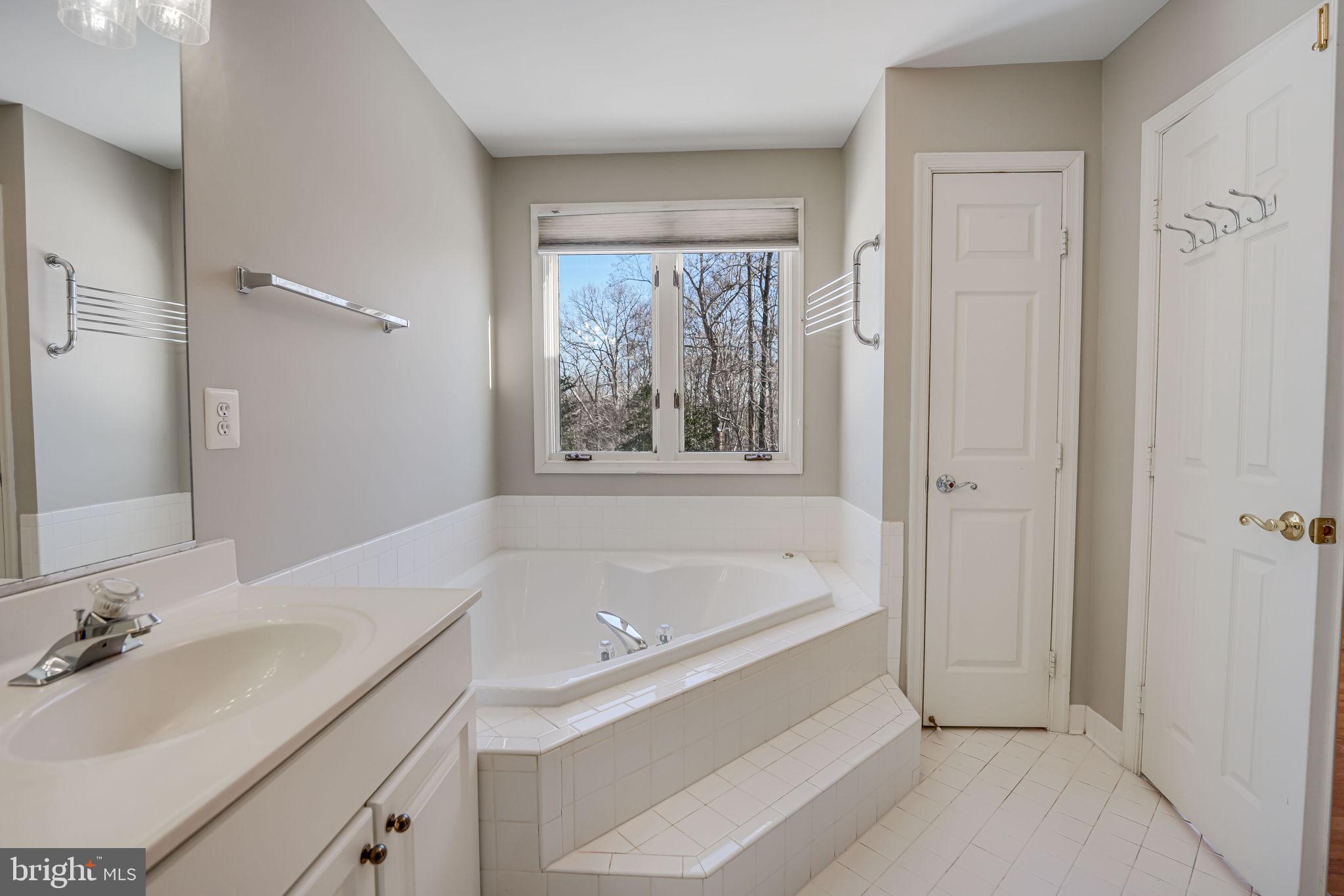 CREST RIDGE ESTATES - Residential