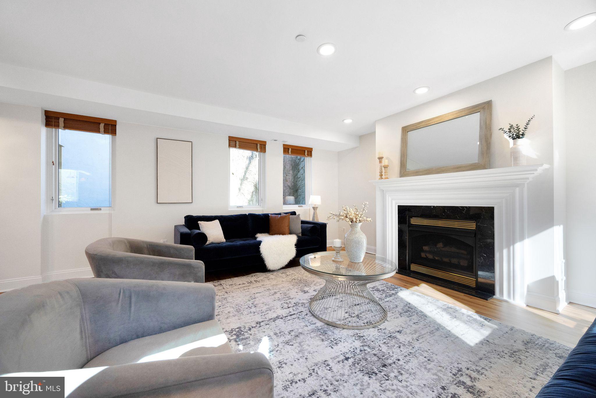 WASHINGTON SQ WEST - Residential