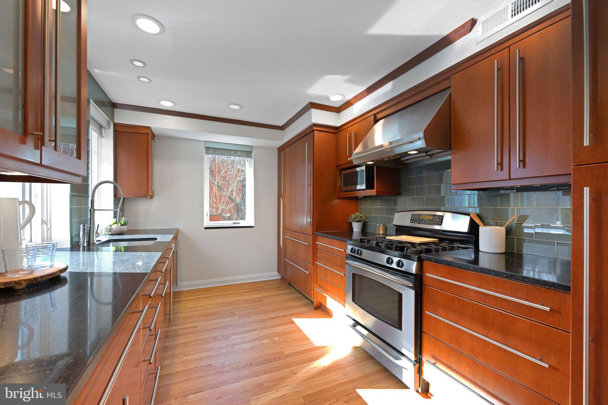 WASHINGTON SQ WEST - Residential