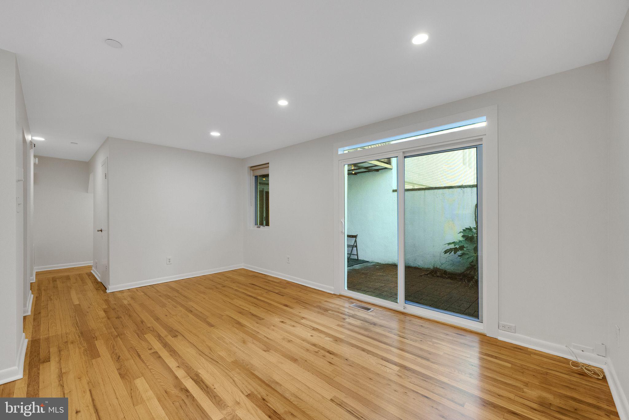 WASHINGTON SQ WEST - Residential
