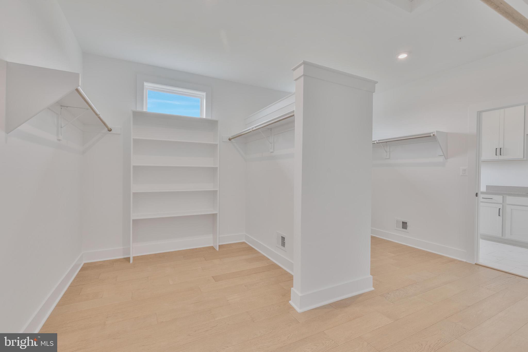 POTOMAC CHASE - Residential