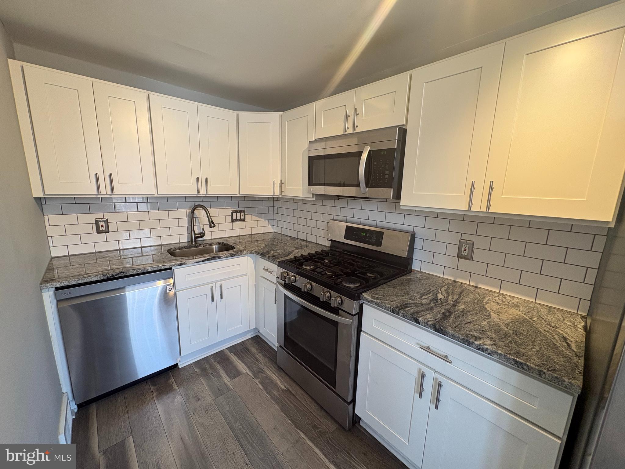 CLIFTON HEIGHTS - Residential