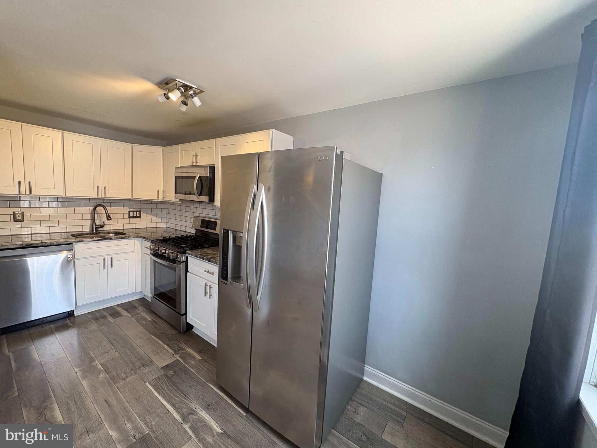 CLIFTON HEIGHTS - Residential