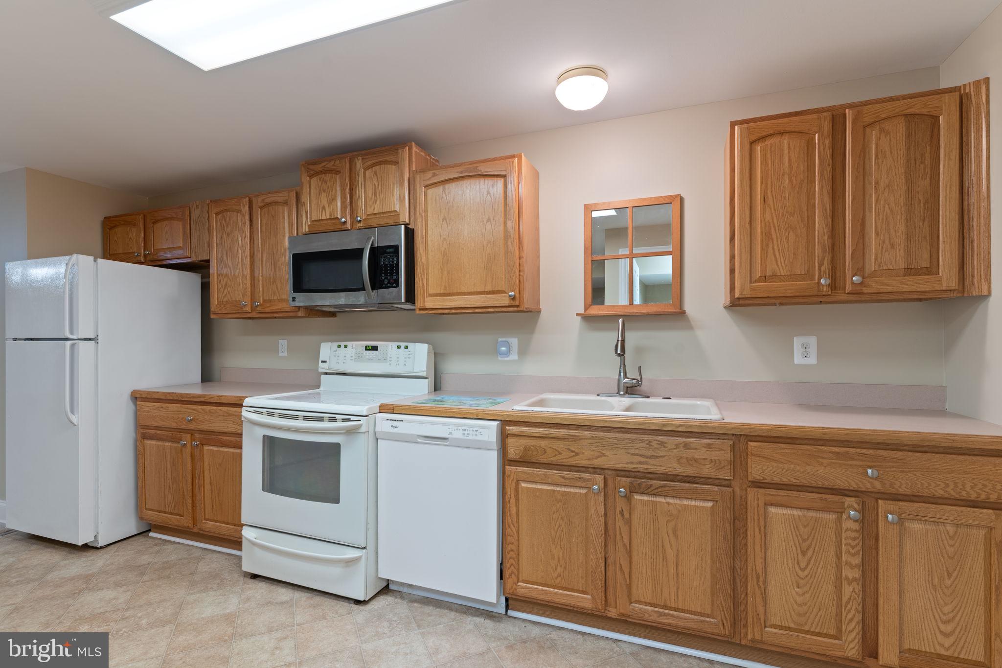 ORIOLE LANDING - Residential