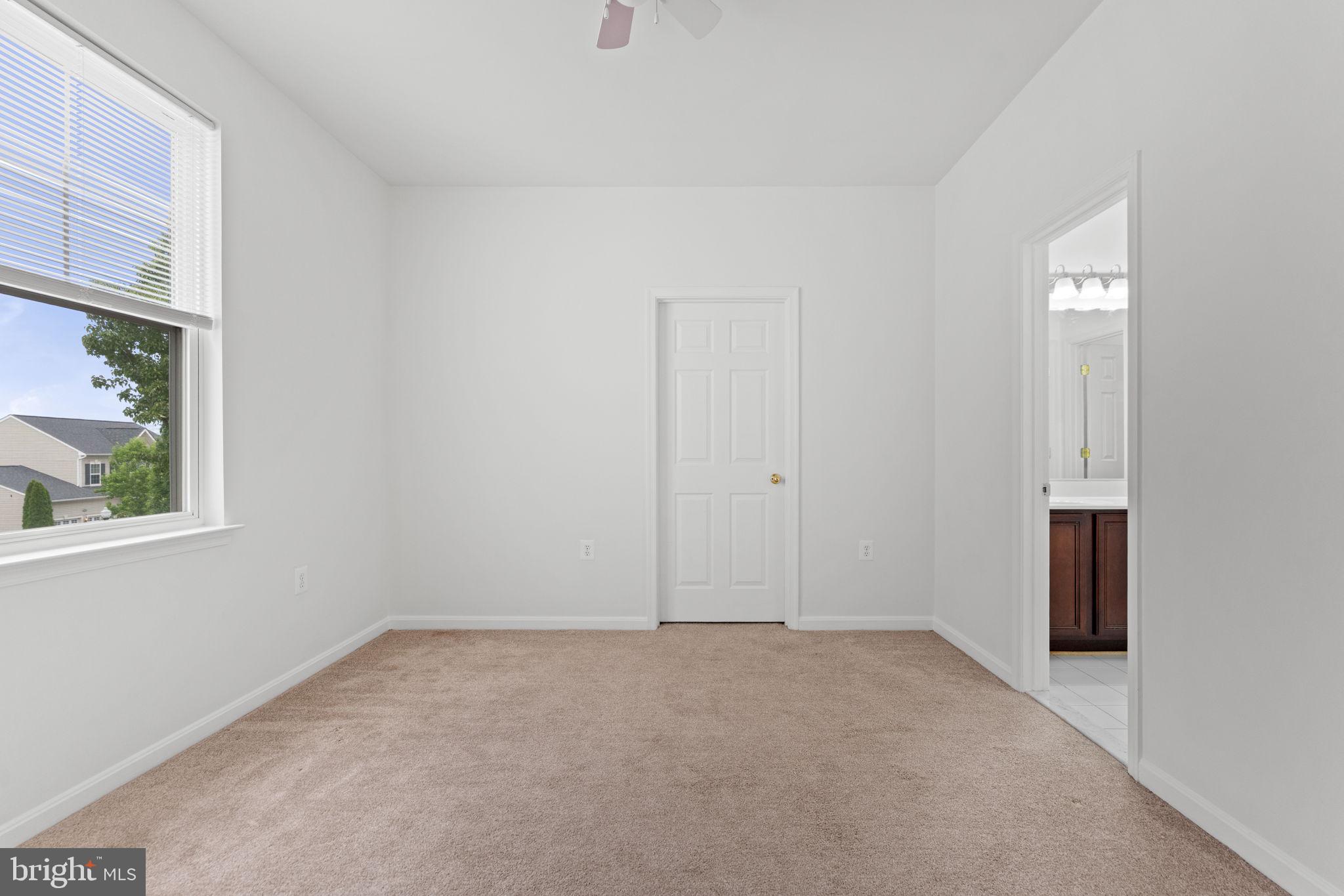 LAKE POINT ROUND HILL - Residential