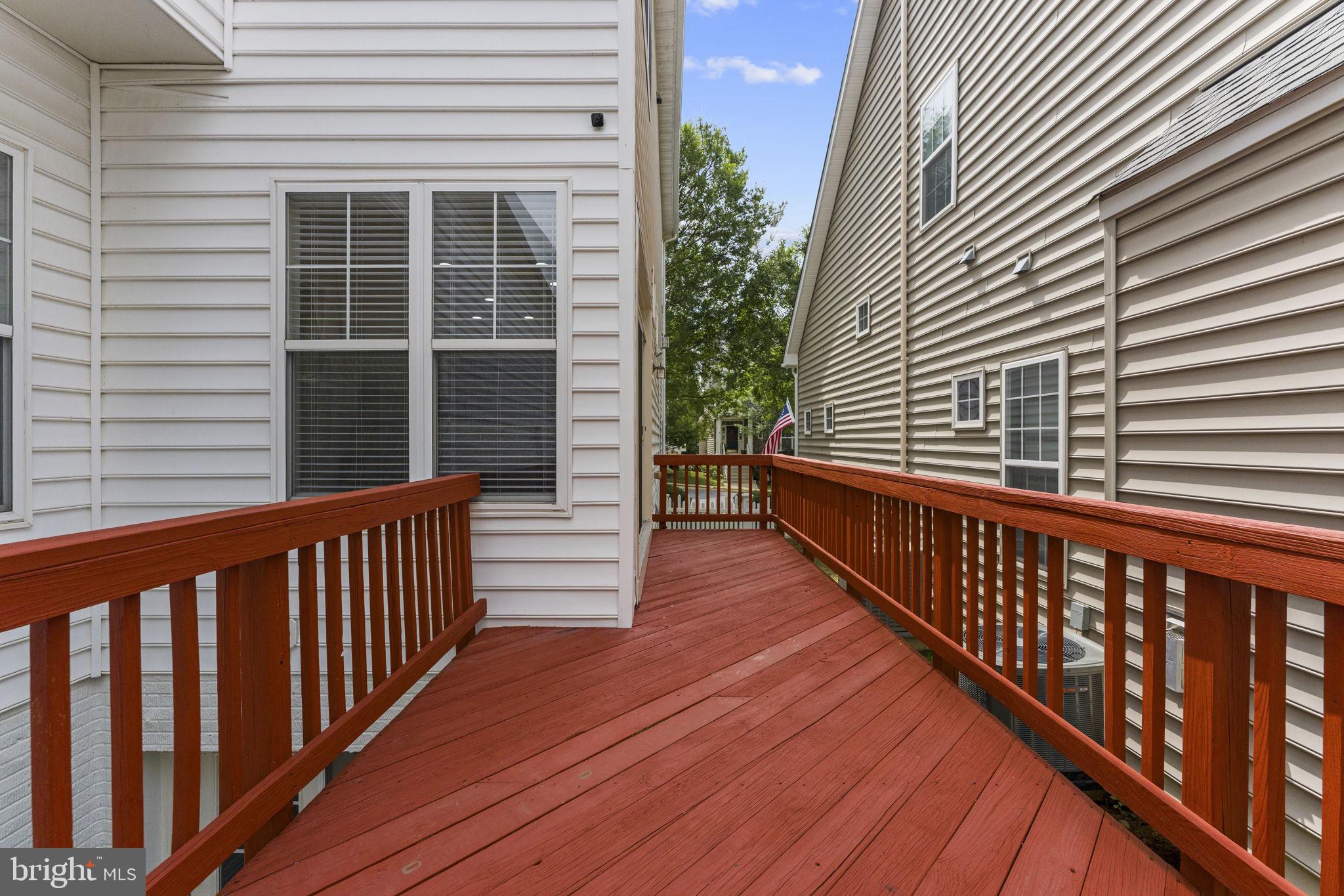 LAKE POINT ROUND HILL - Residential