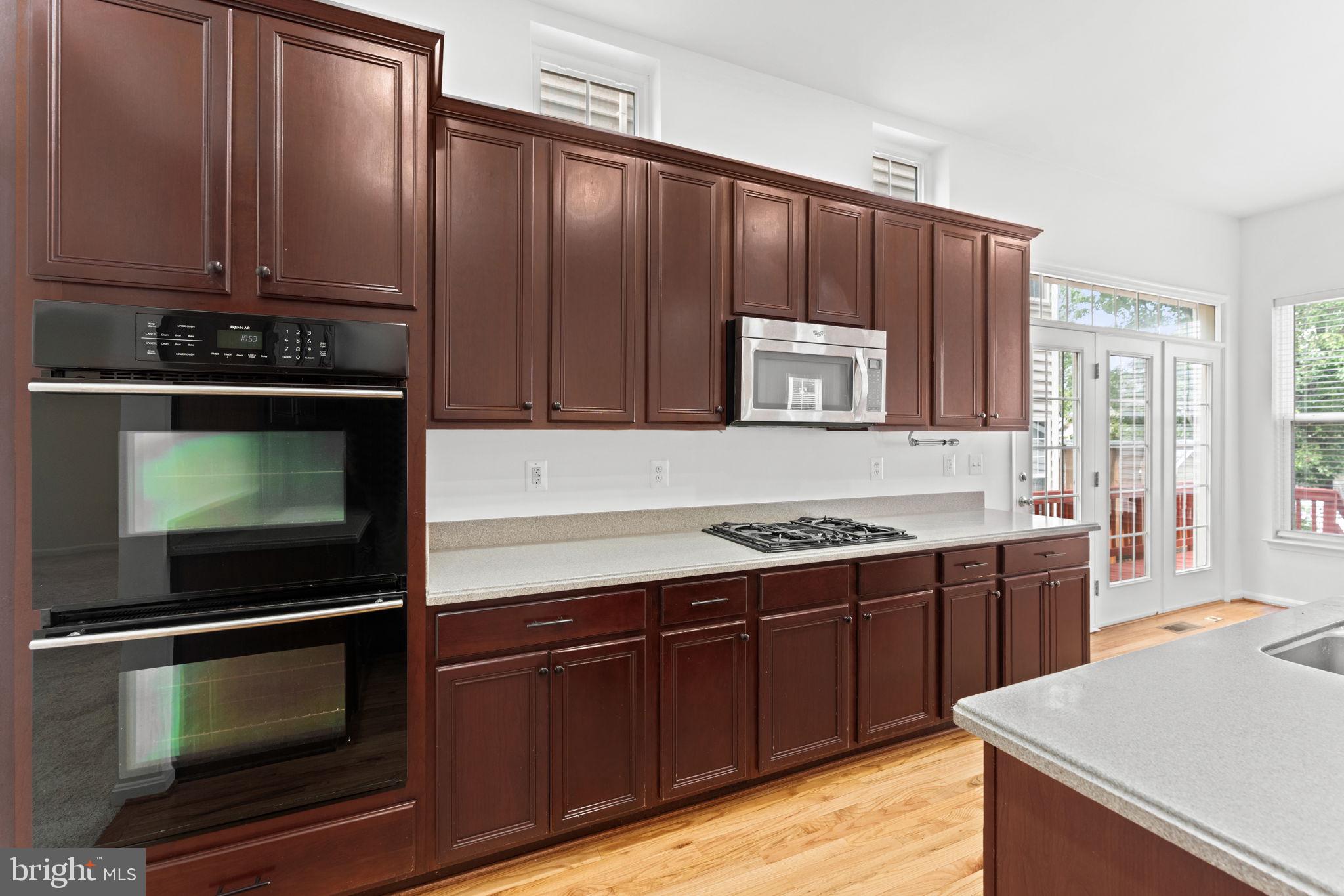 LAKE POINT ROUND HILL - Residential