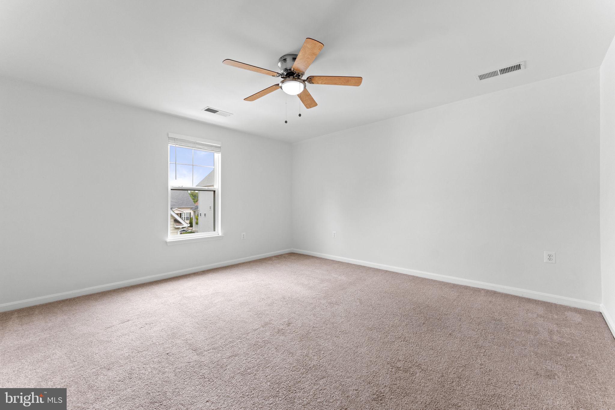 LAKE POINT ROUND HILL - Residential