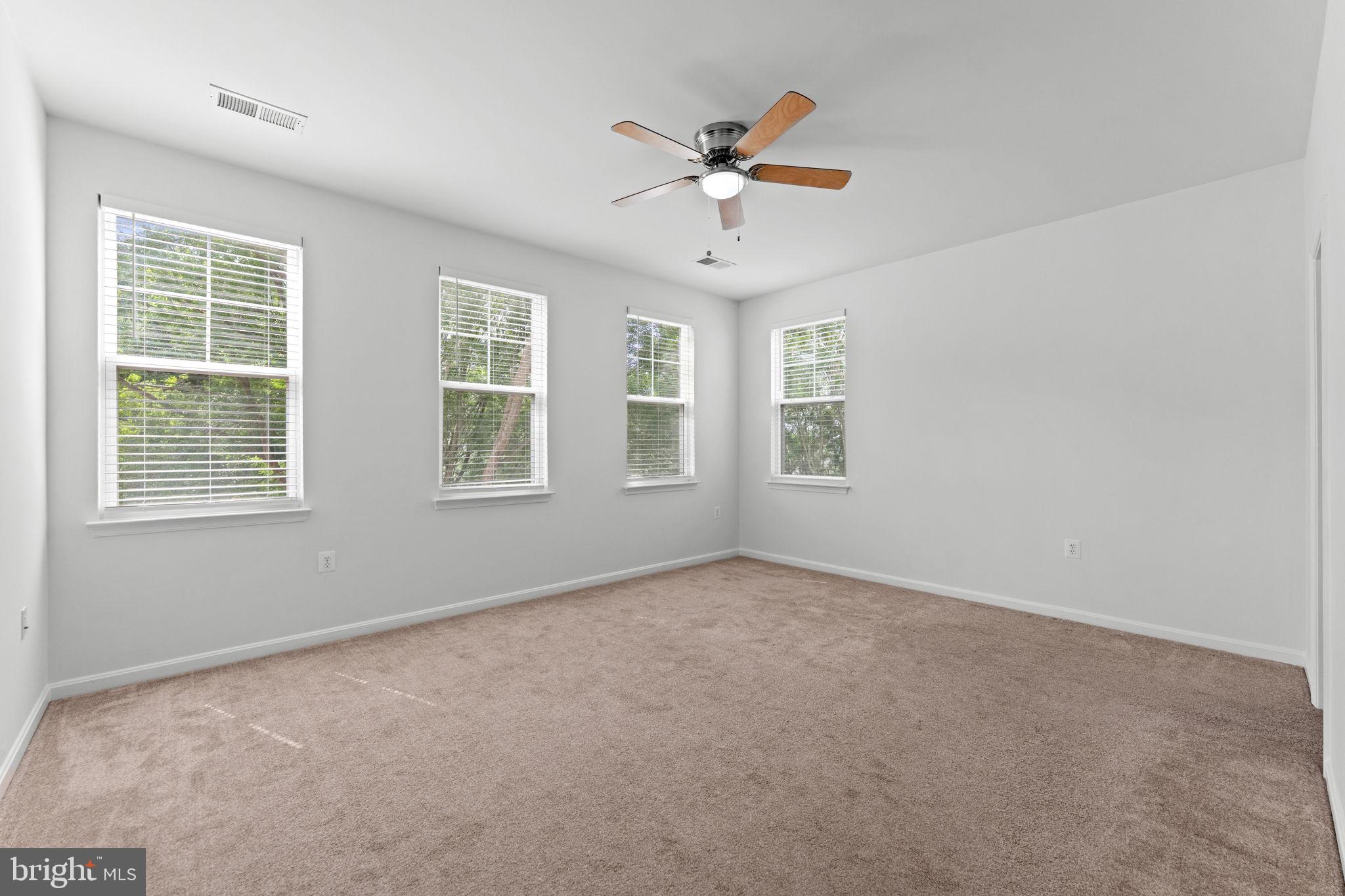LAKE POINT ROUND HILL - Residential