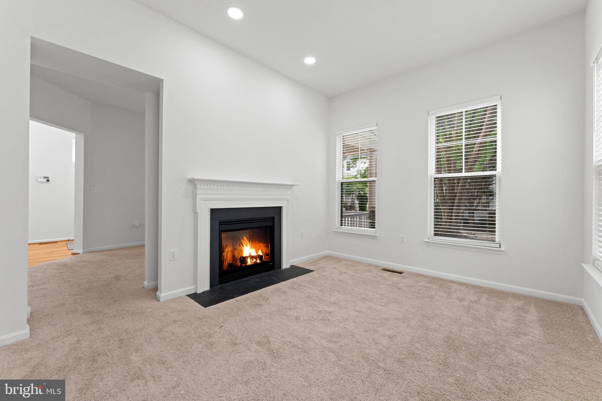 LAKE POINT ROUND HILL - Residential