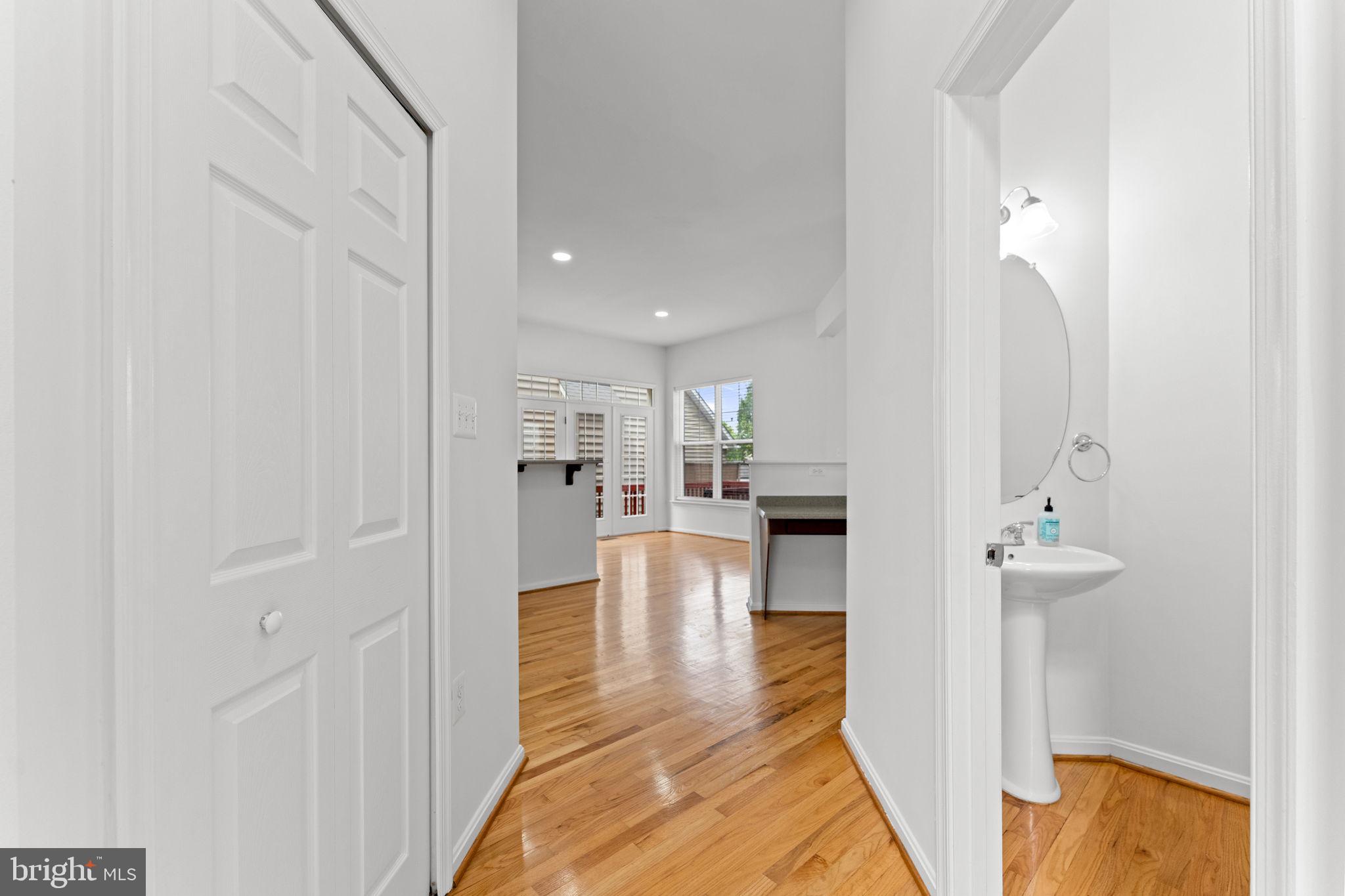 LAKE POINT ROUND HILL - Residential