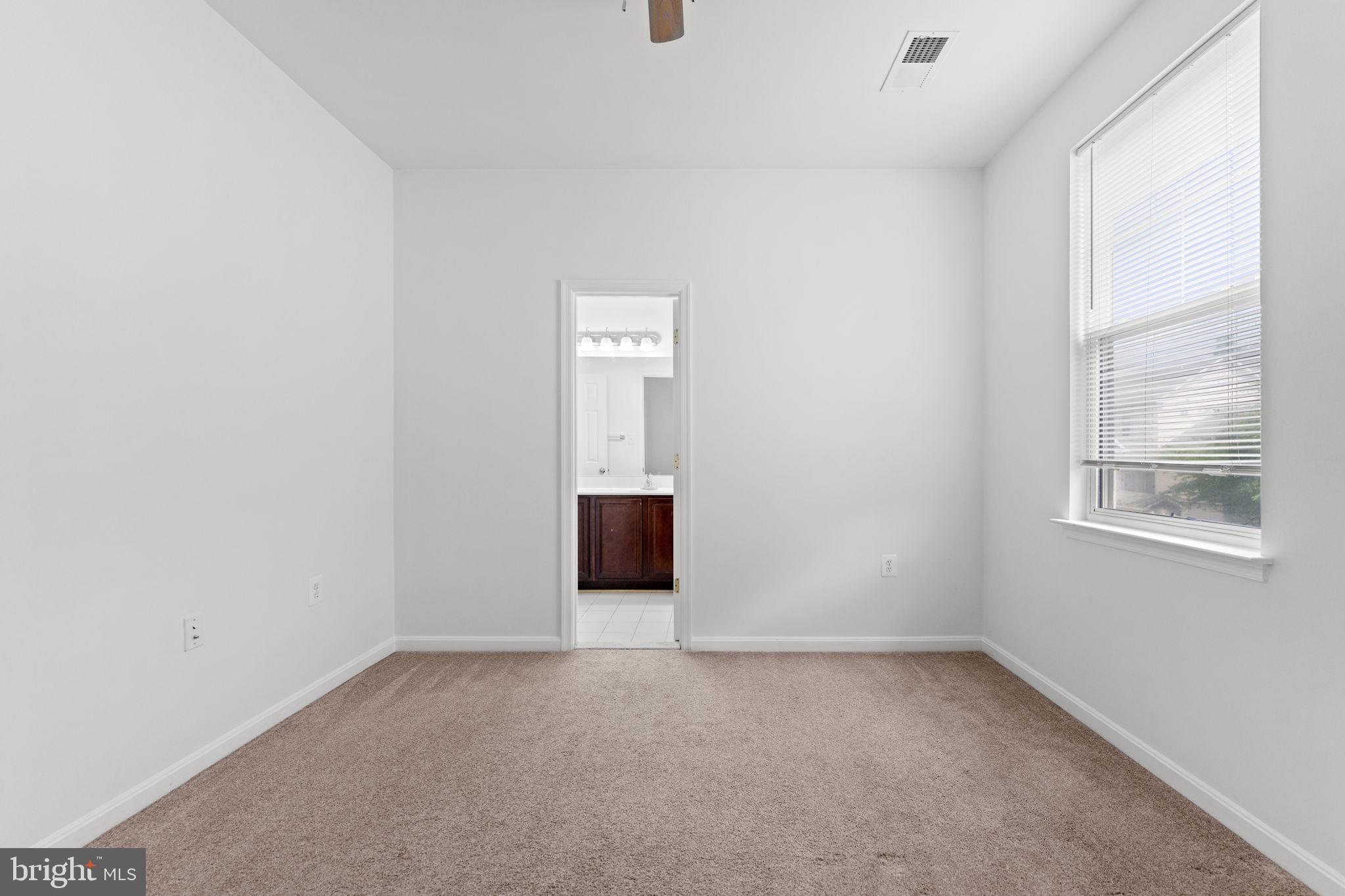 LAKE POINT ROUND HILL - Residential