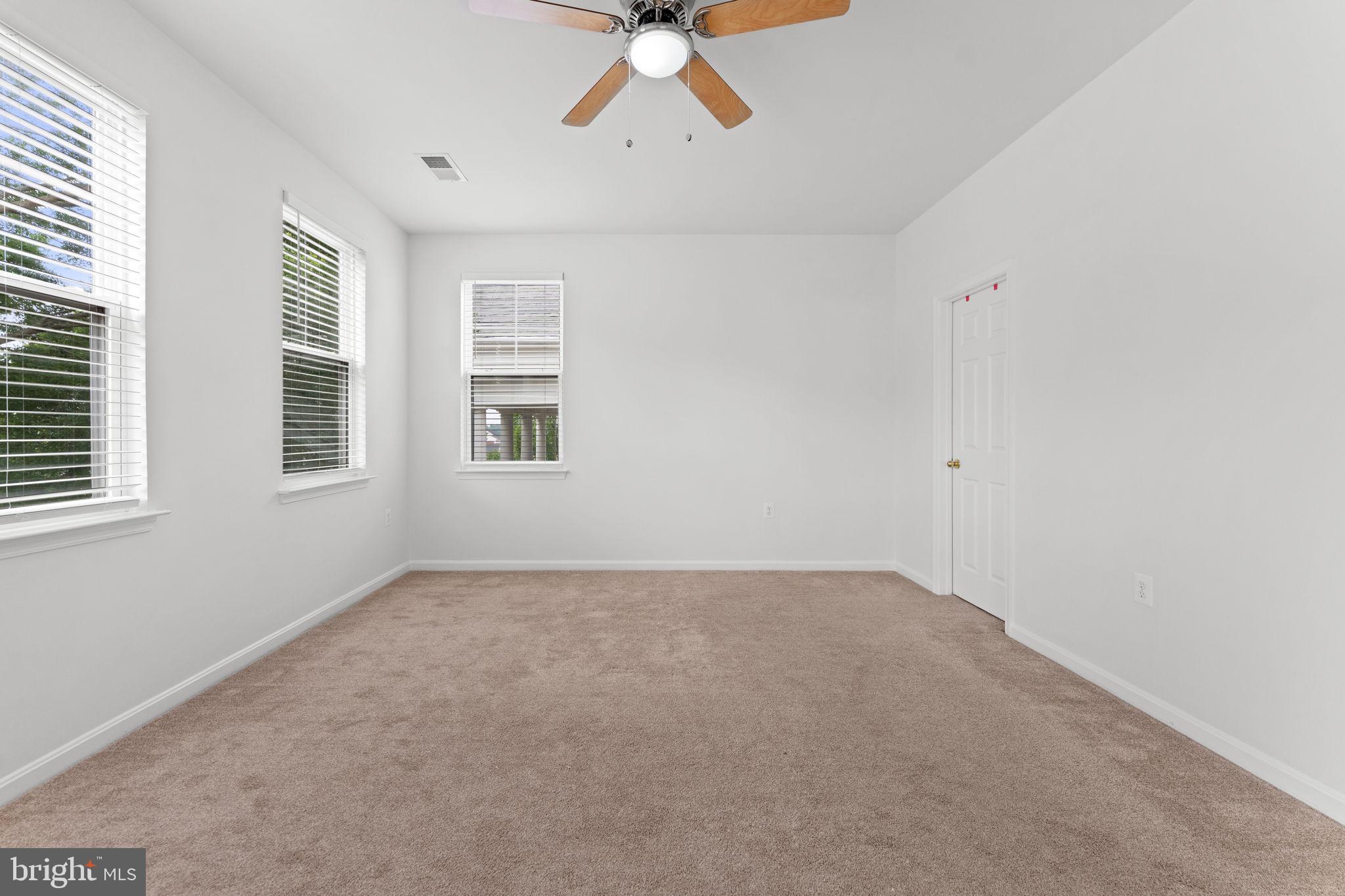 LAKE POINT ROUND HILL - Residential