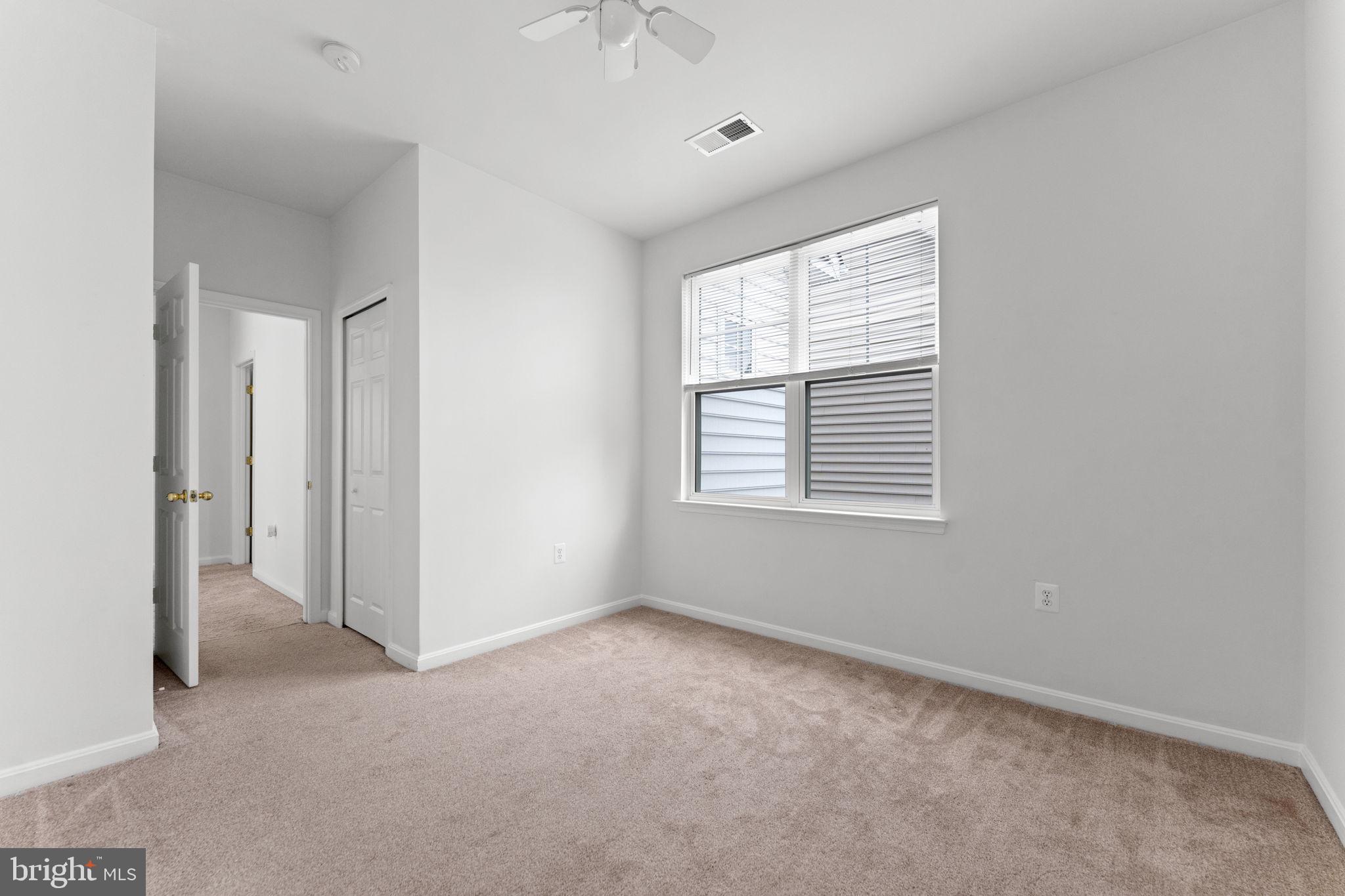 LAKE POINT ROUND HILL - Residential