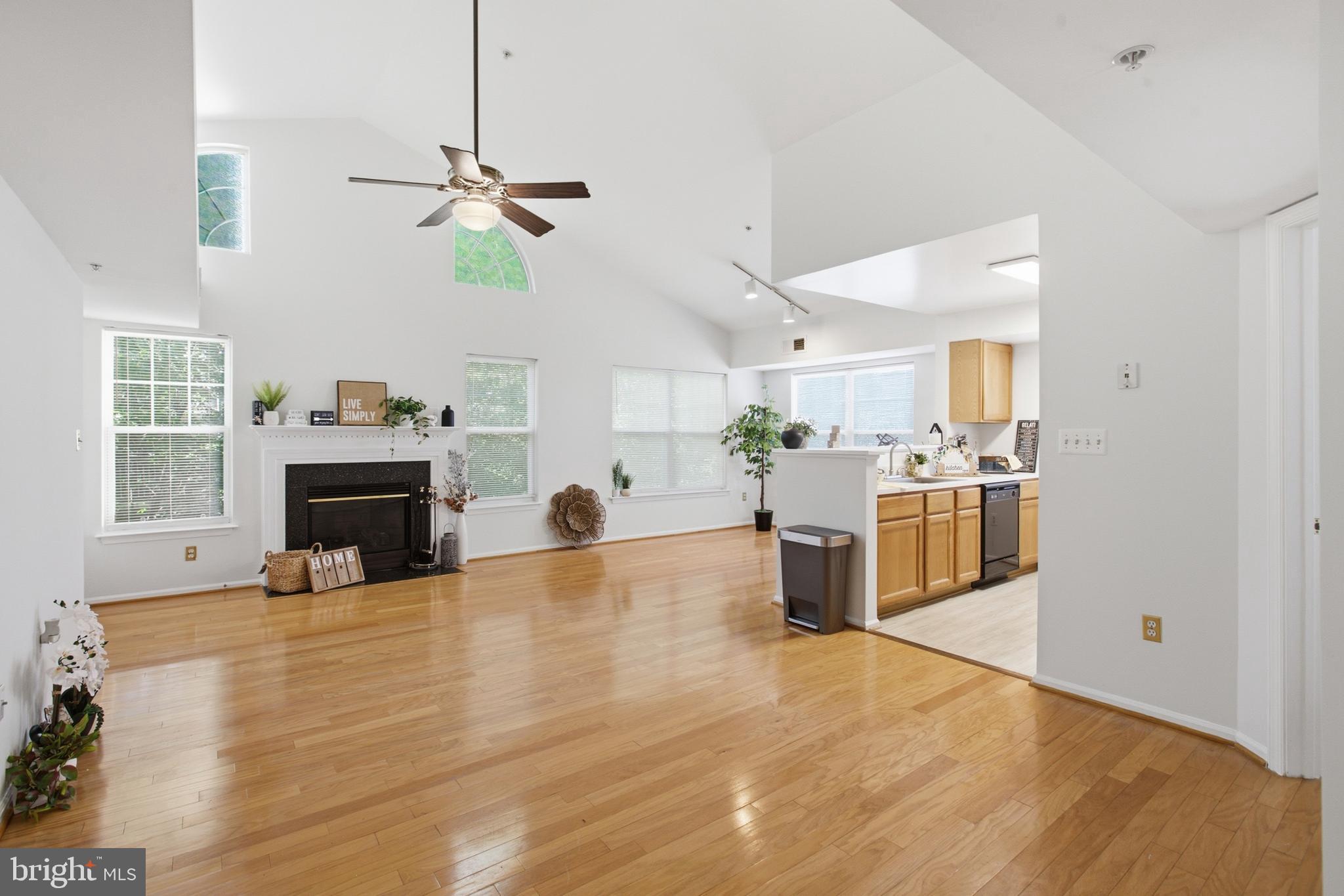 NORMANDY PLACE CONDO-PHA - Residential