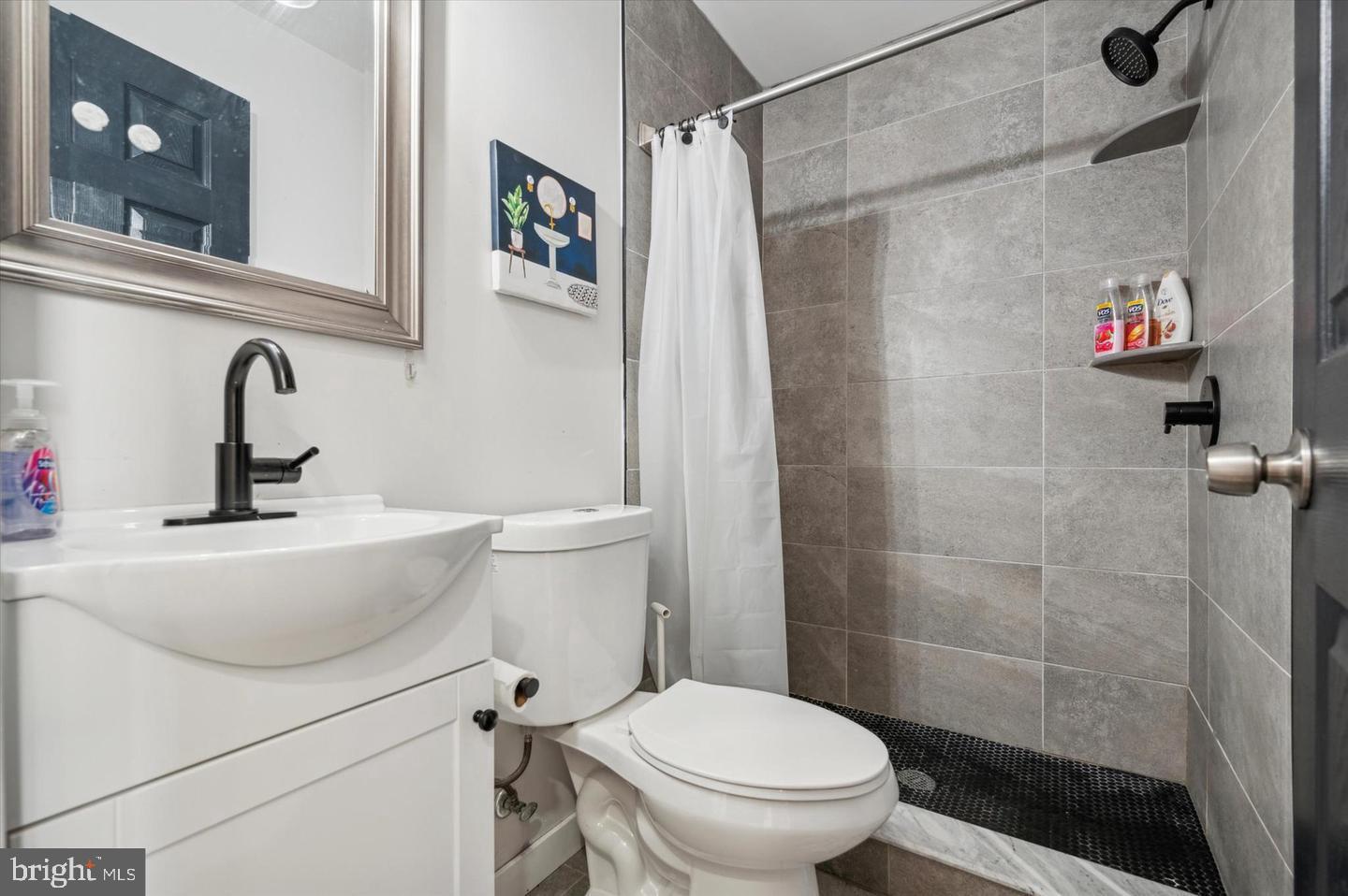 PHILADELPHIA (NORTH) - Residential Lease