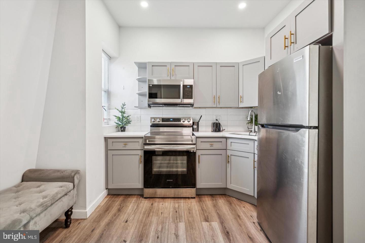 PHILADELPHIA (NORTH) - Residential Lease