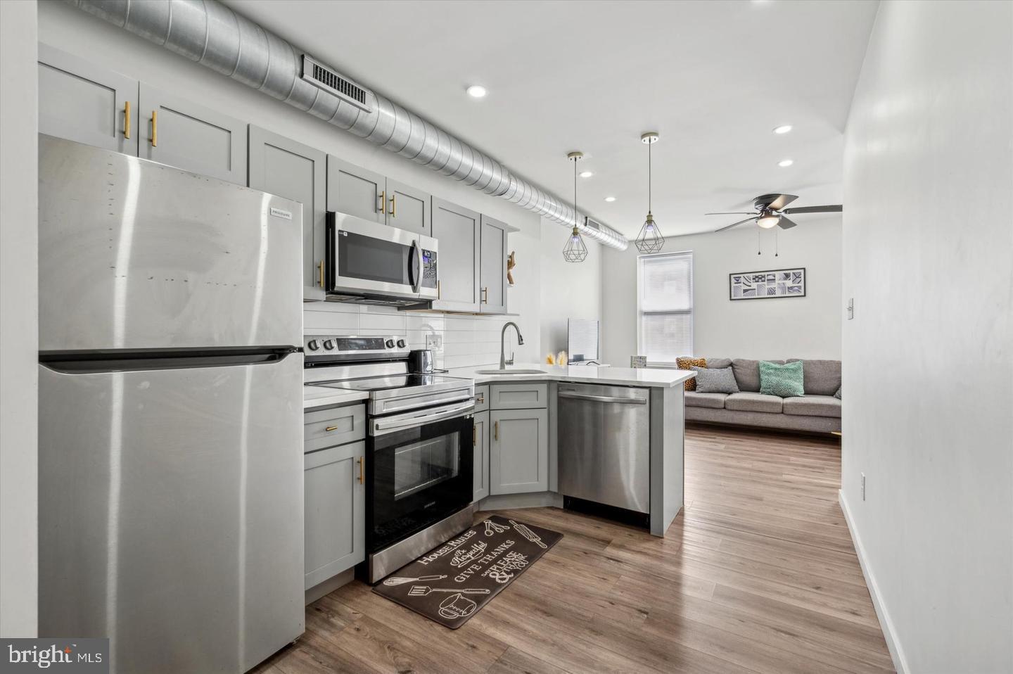 PHILADELPHIA (NORTH) - Residential Lease