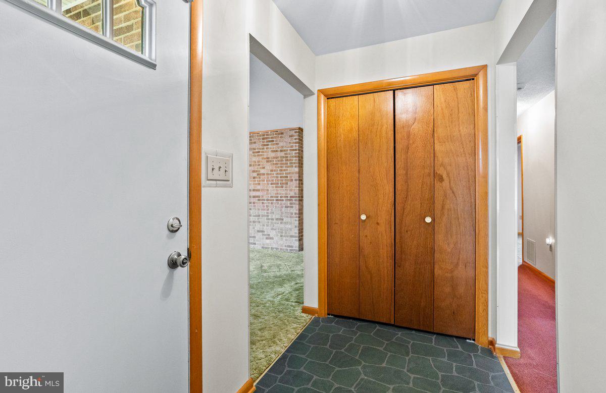 FOXFIELD AT MIDDLETOWN - Residential