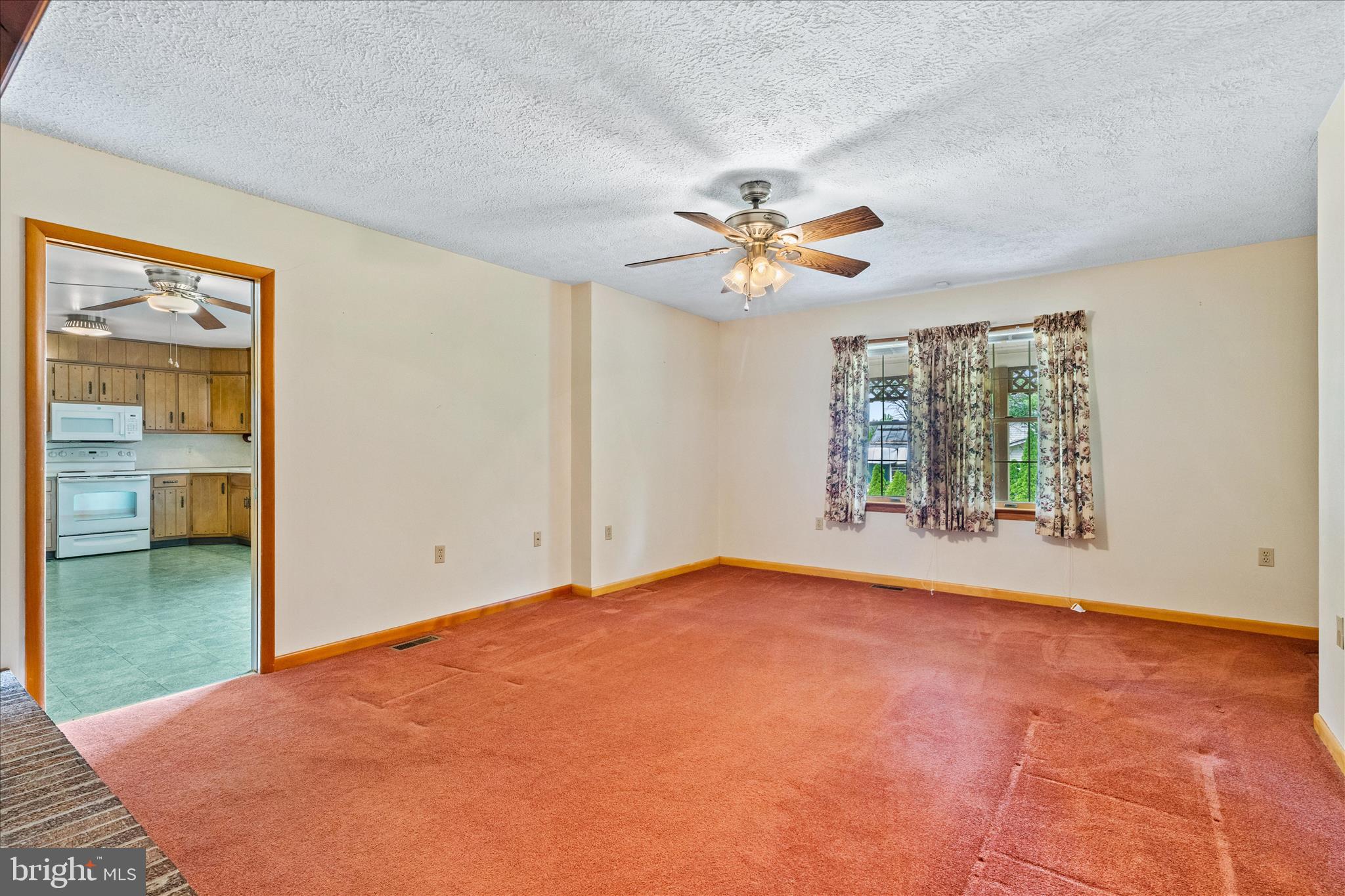 FOXFIELD AT MIDDLETOWN - Residential