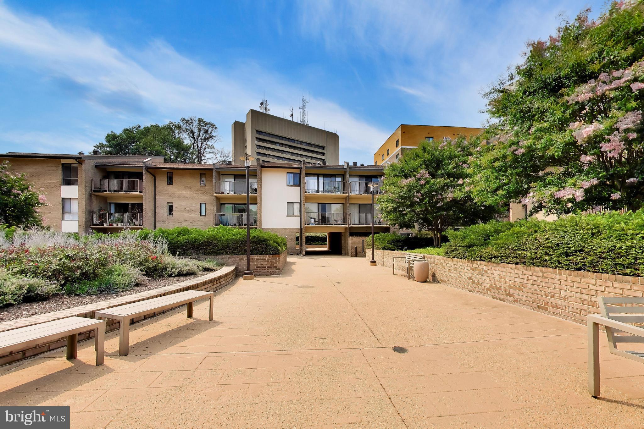 AMERICANA CENTRE - Residential