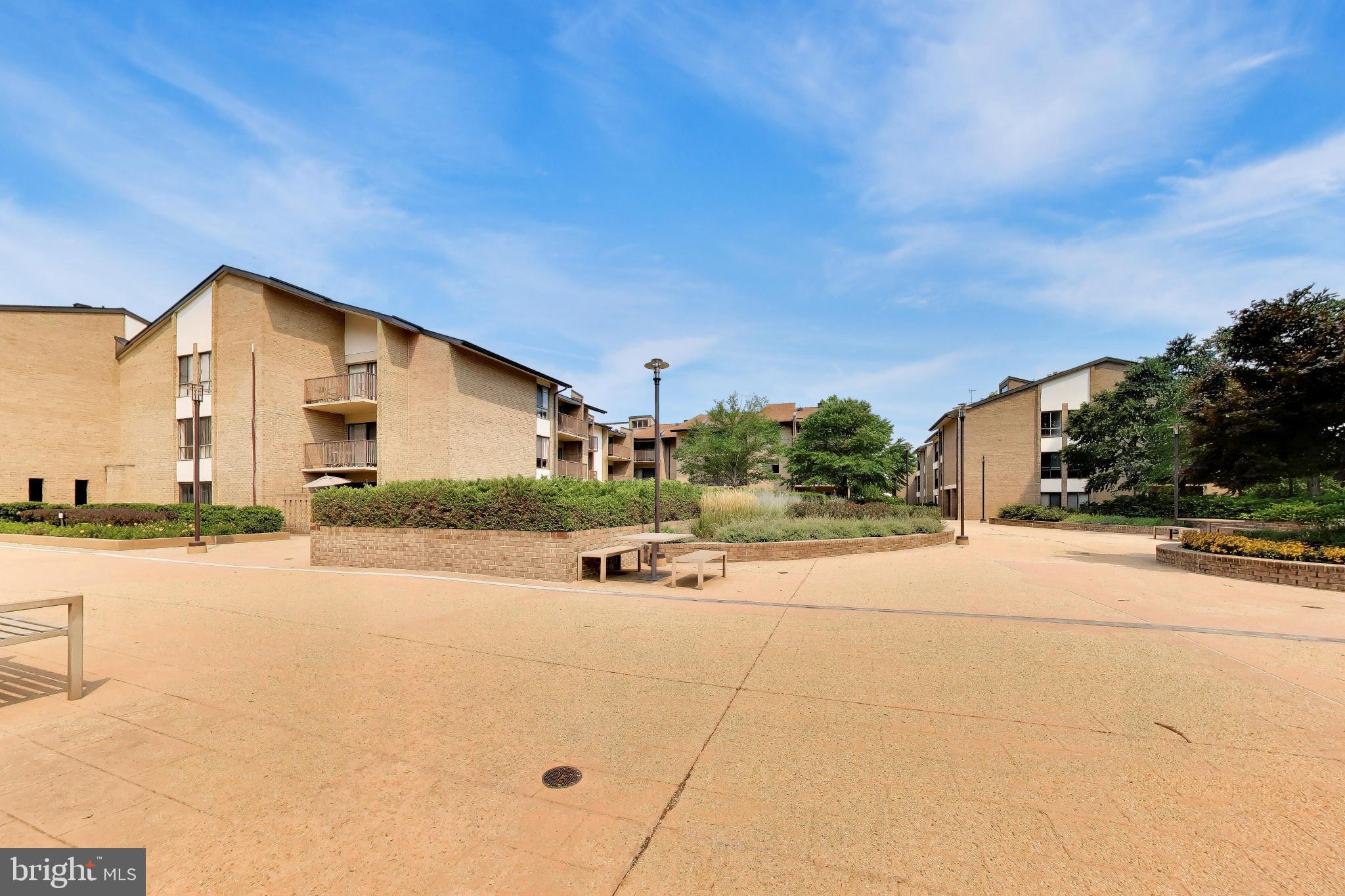 AMERICANA CENTRE - Residential