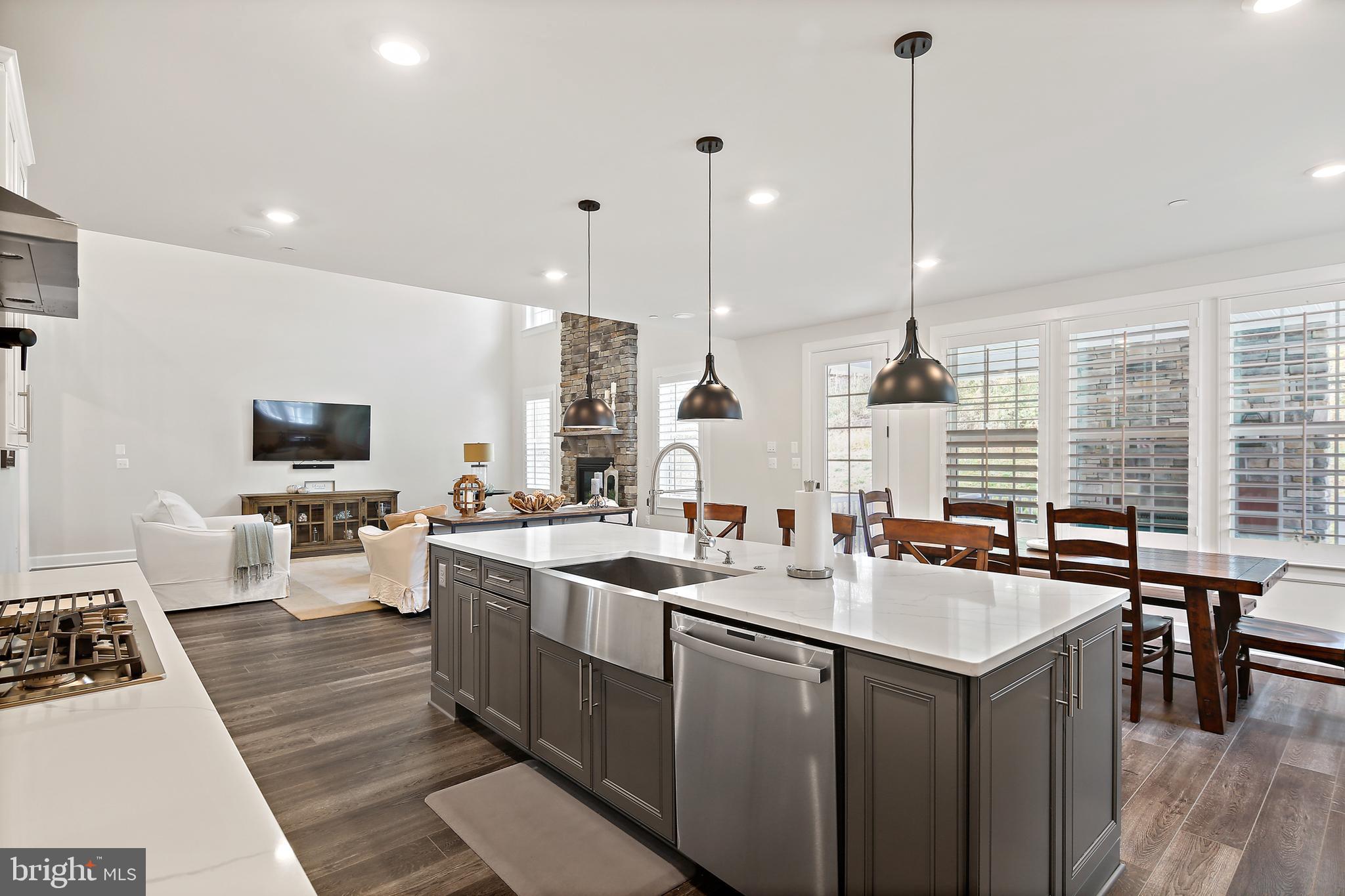 CEDAR CREEK - Residential