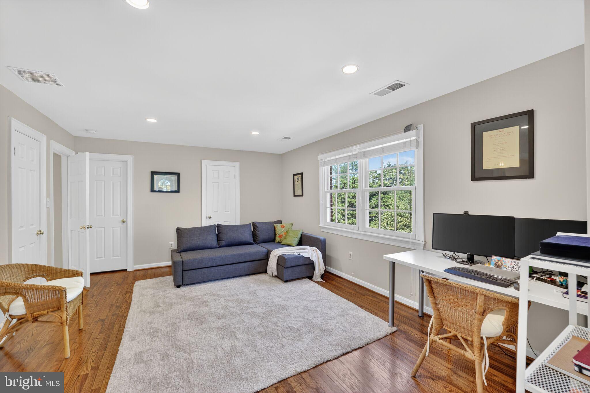 WESTMORELAND HILLS - Residential
