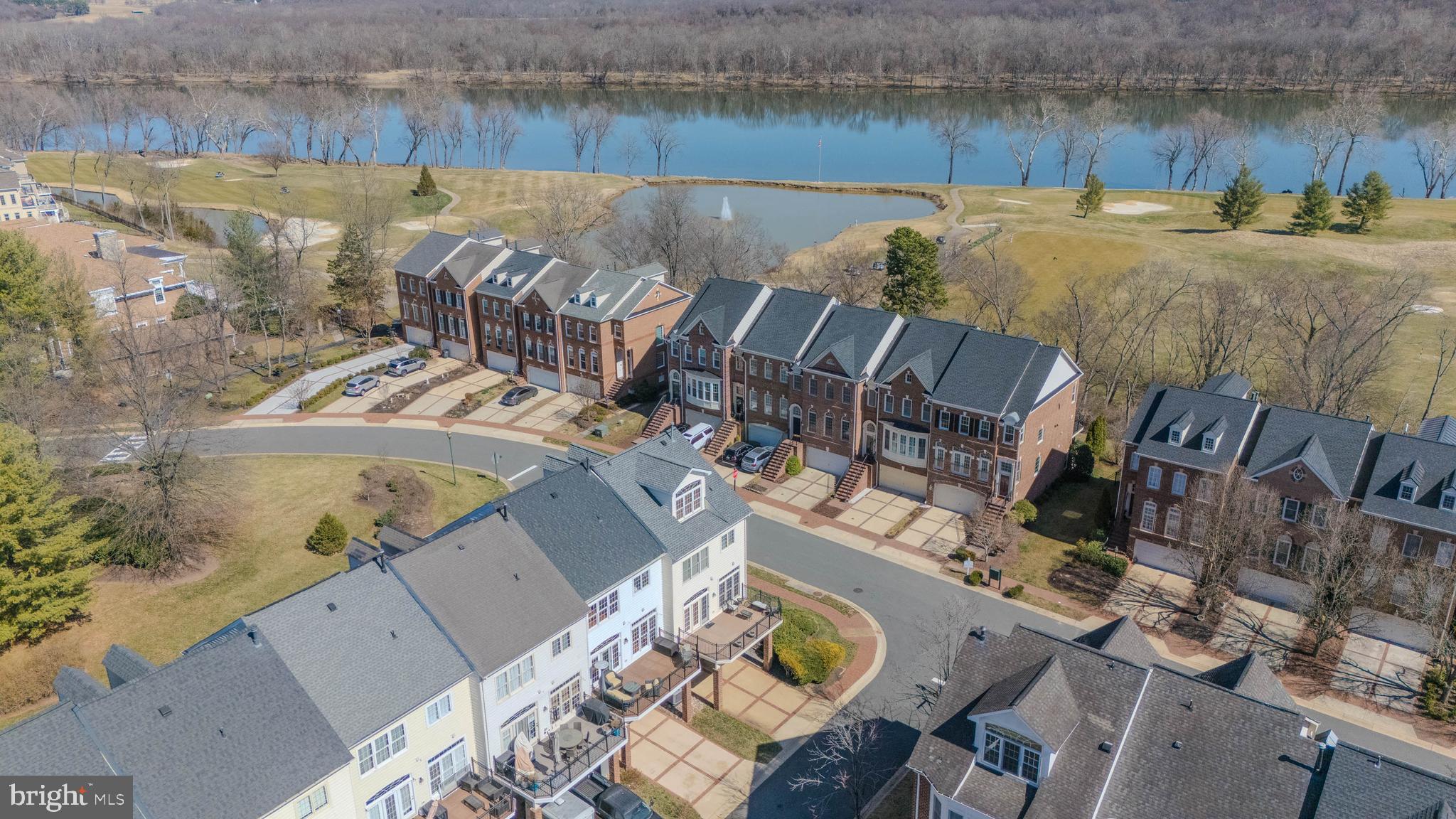 RIVER CREEK - Residential