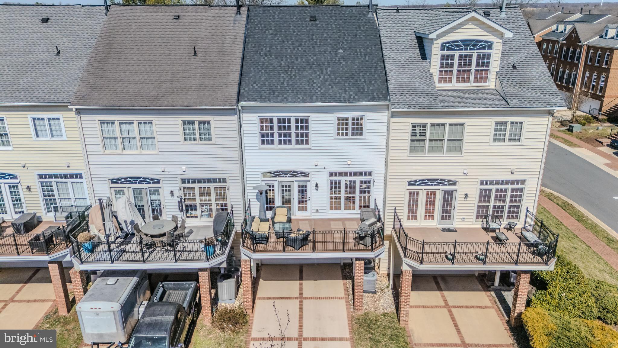 RIVER CREEK - Residential