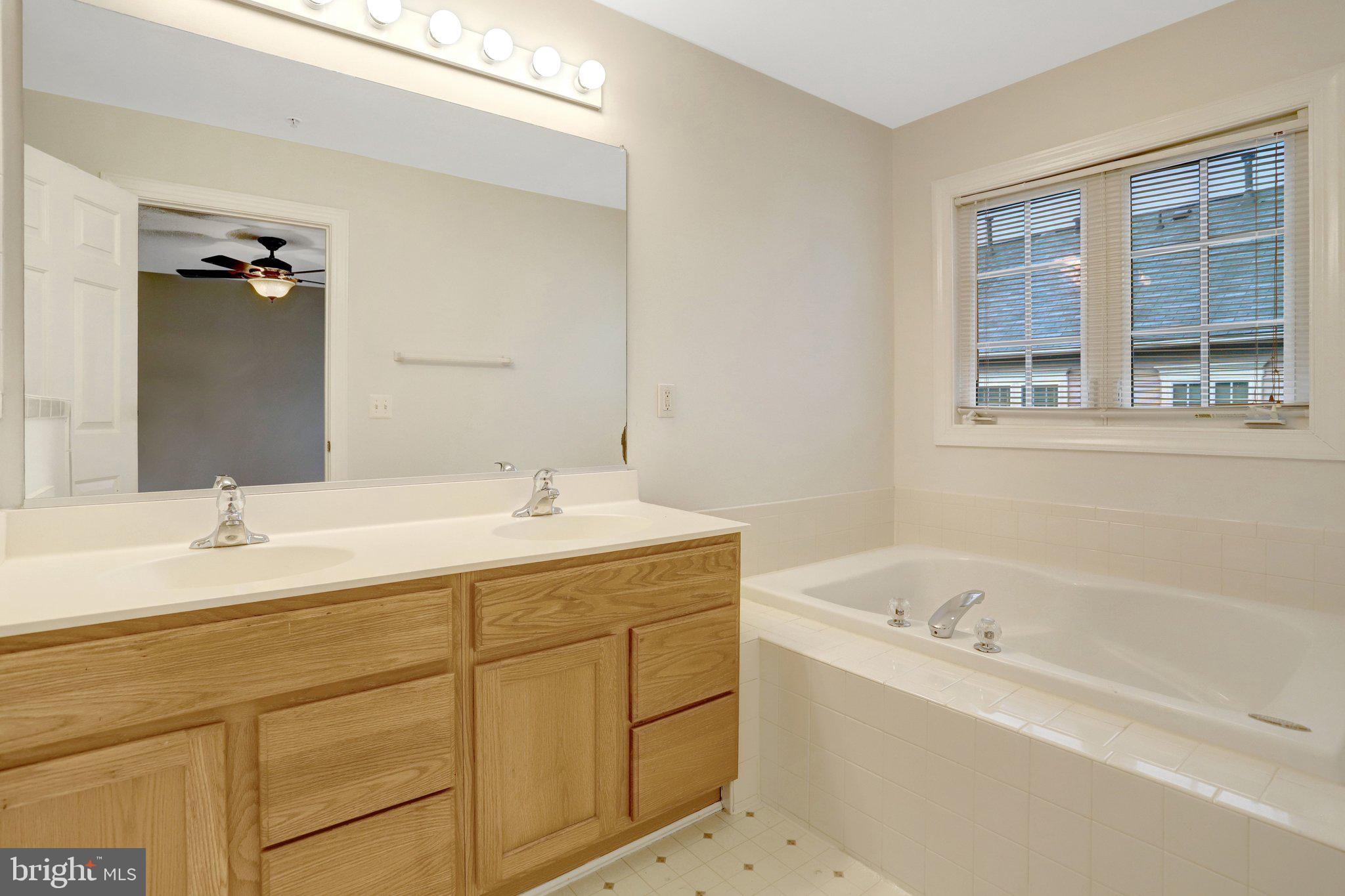 SUMMERS GROVE - Residential