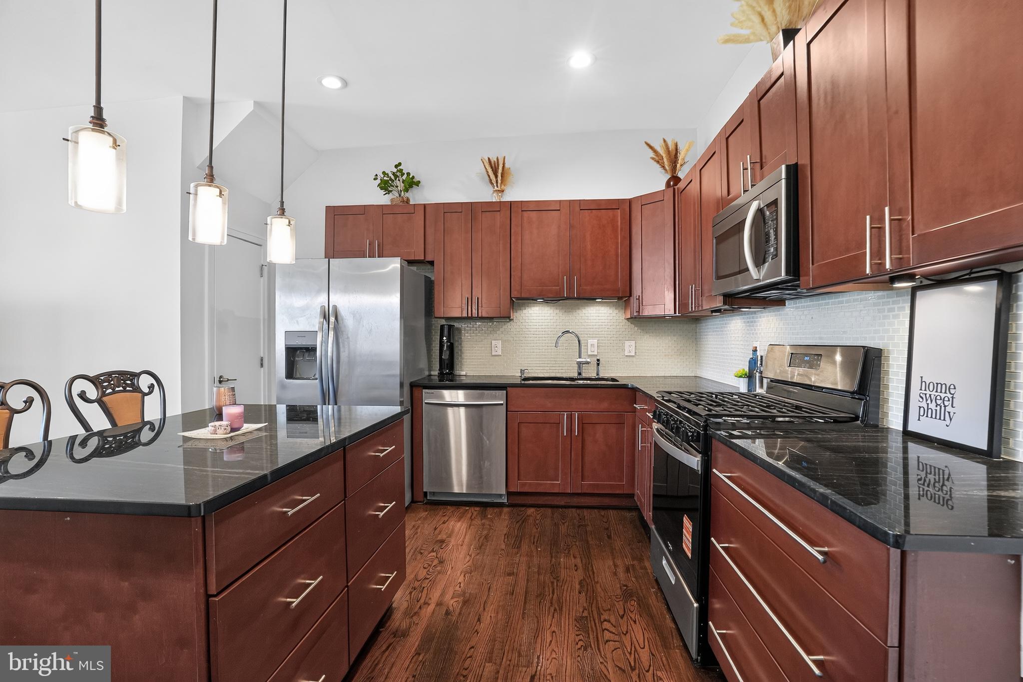 OLDE KENSINGTON - Residential