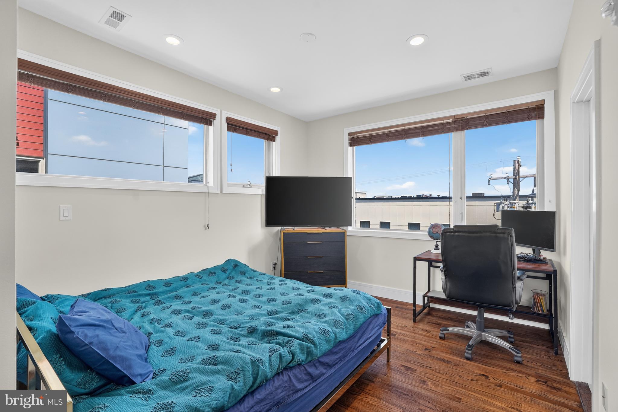 OLDE KENSINGTON - Residential