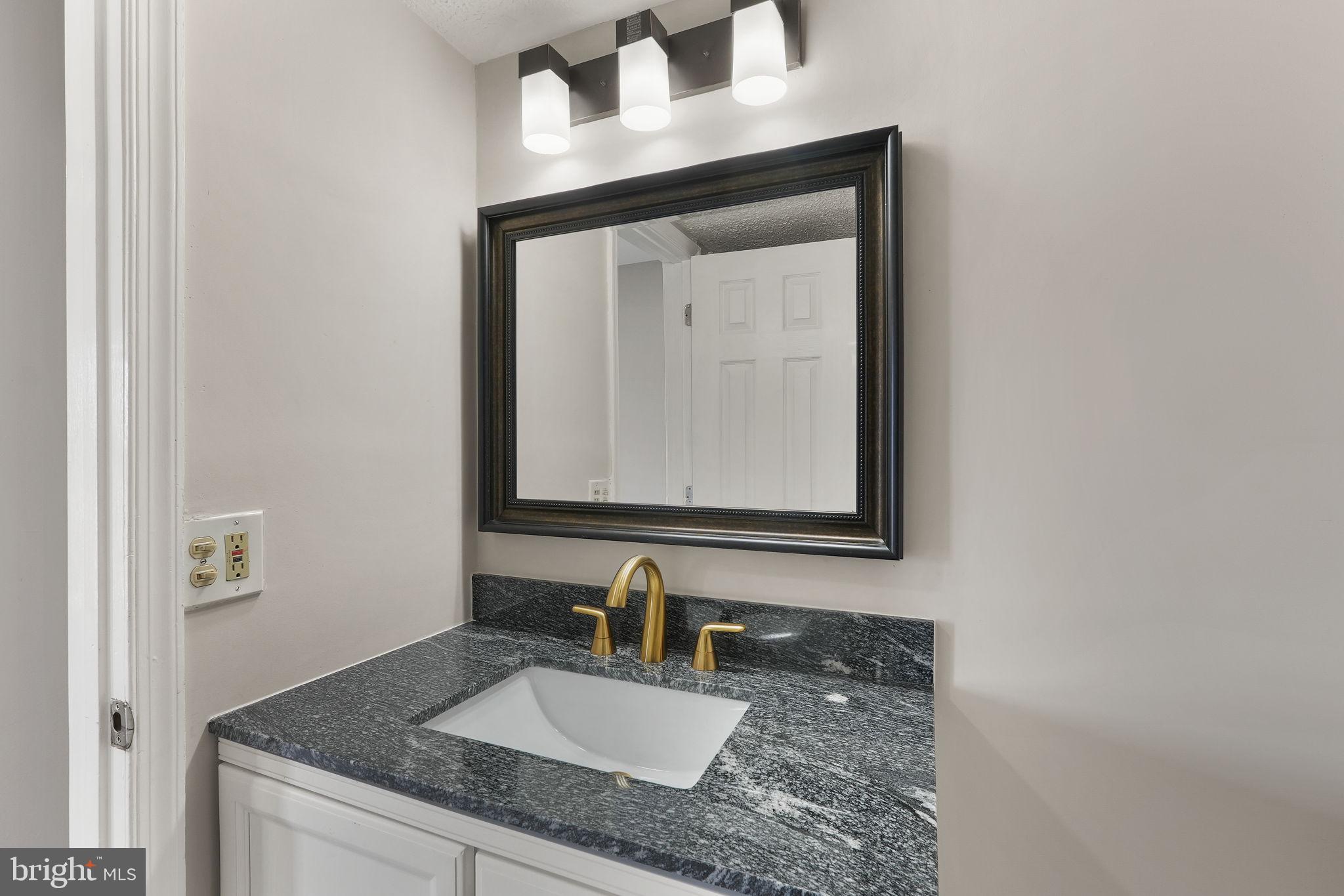 OCCOQUAN RIDGE CONDO - Residential Lease