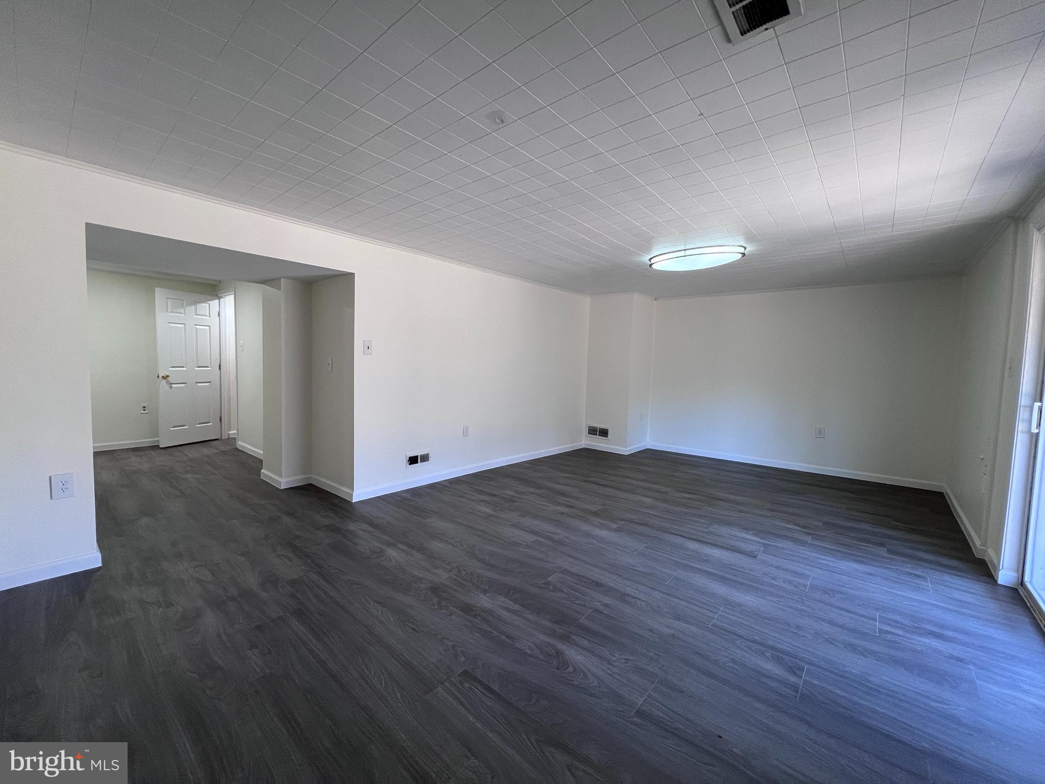 HERITAGE SQUARE - Residential Lease