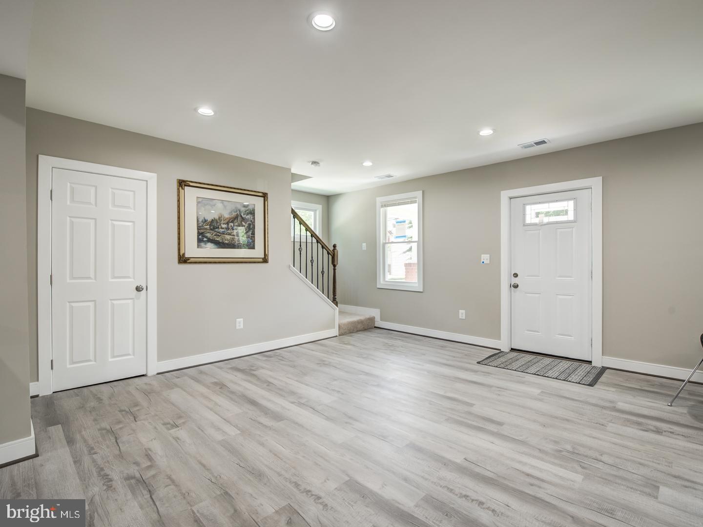 LAUREL - Residential